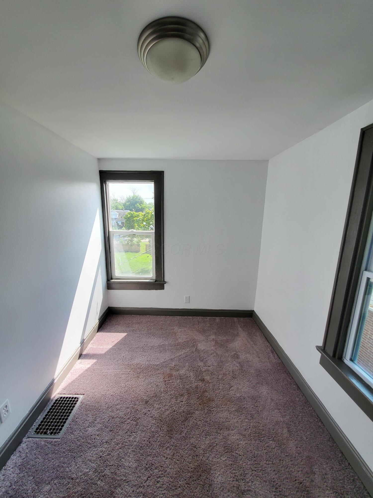 340 S Wayne Avenue Property Photo 27