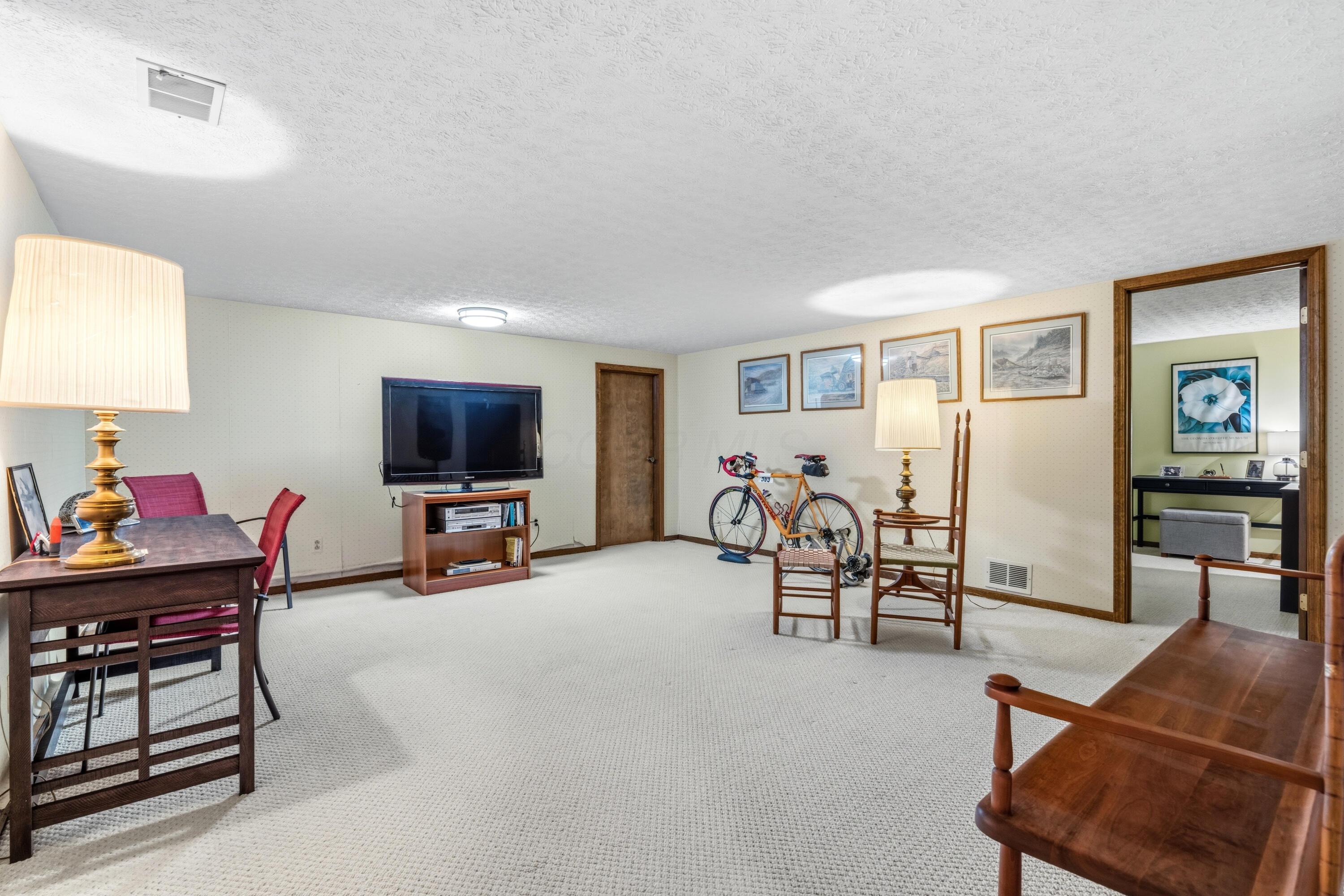 1691 Arlingate Drive N Property Photo 37