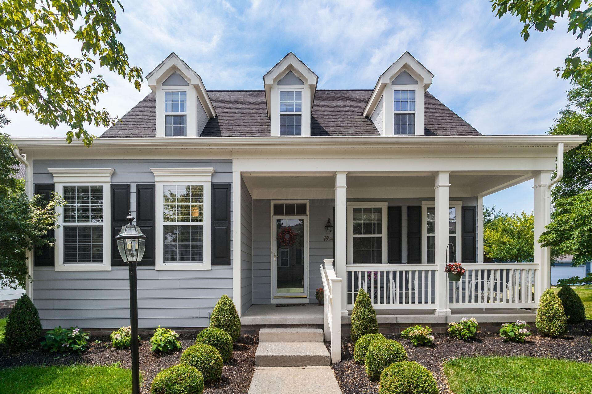 7654 Scioto Ridge Drive Property Photo 1