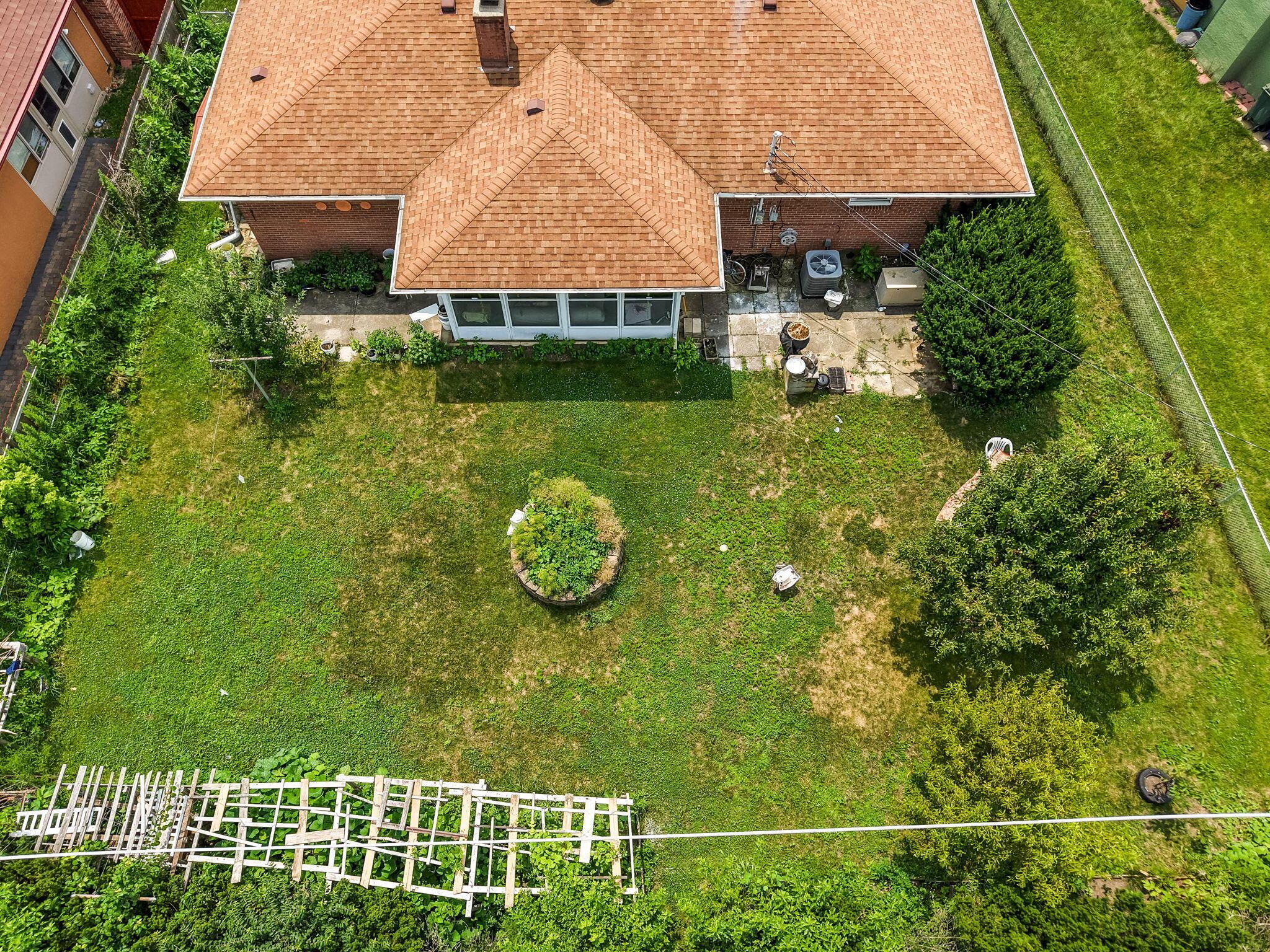 1616 Sienna Lane N Property Photo 43