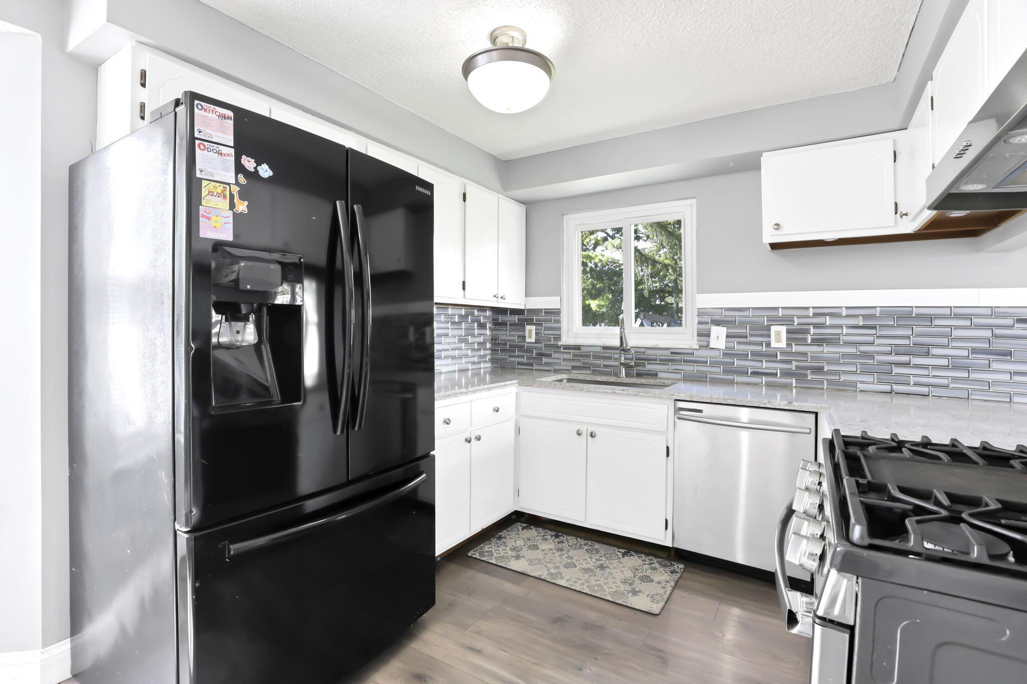 5892 Snowdrop Avenue Property Photo 3