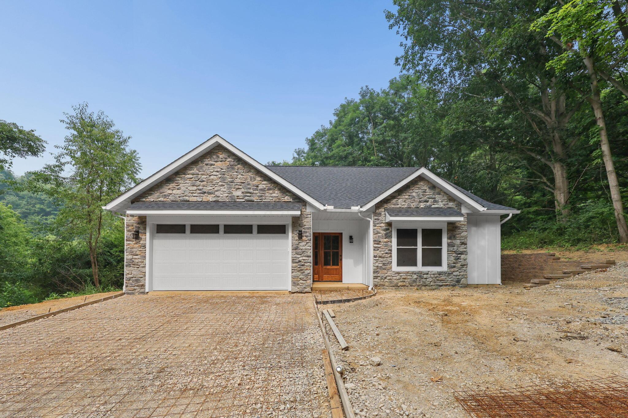 706 Berry Road Property Photo 3