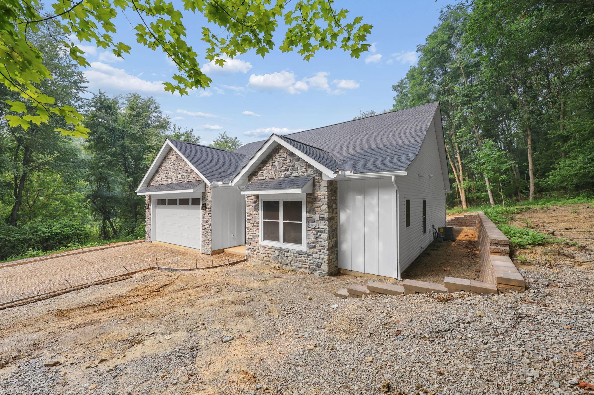706 Berry Road Property Photo 4