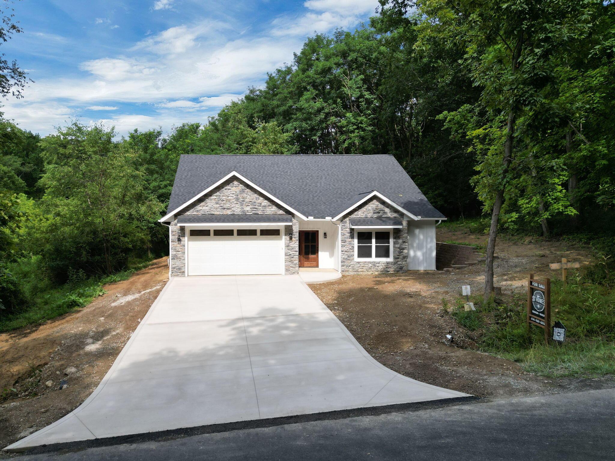 706 Berry Road Property Photo 4