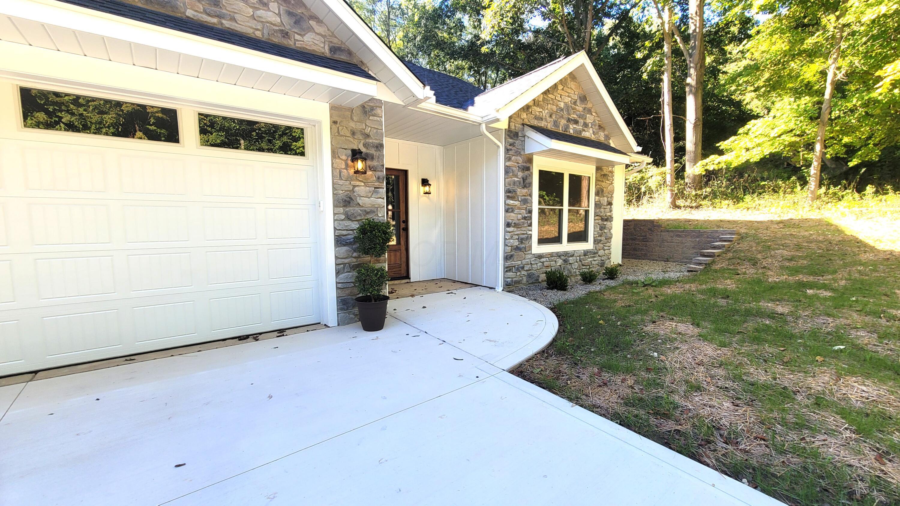 706 Berry Road Property Photo 6