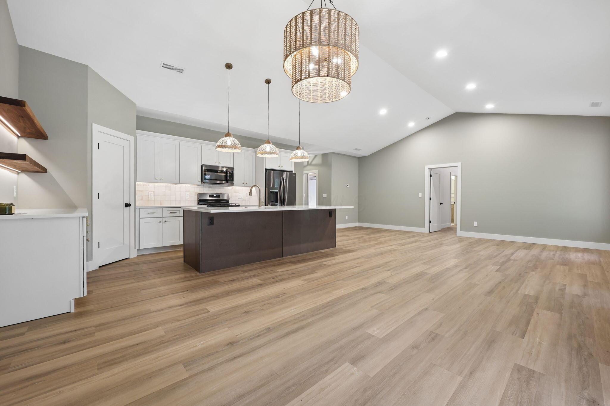 706 Berry Road Property Photo 14