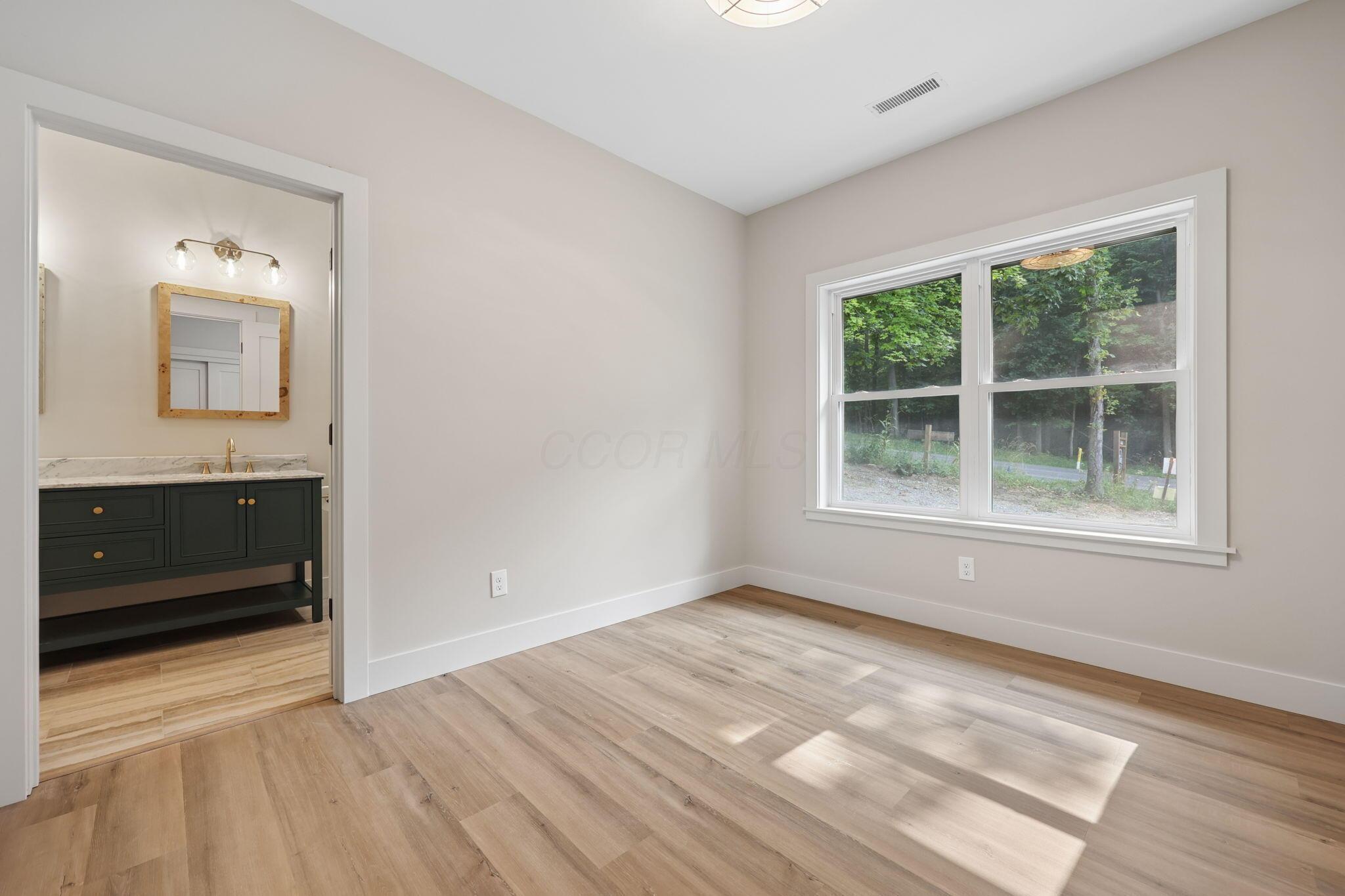 706 Berry Road Property Photo 33