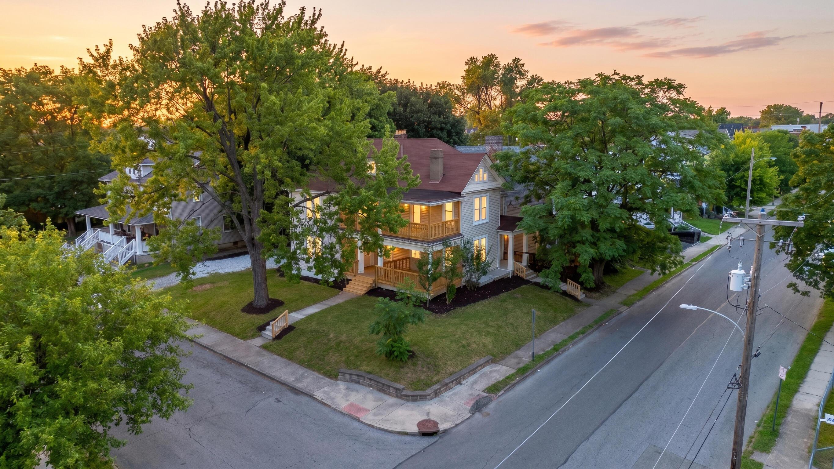 1052 Forest Avenue Property Photo 3