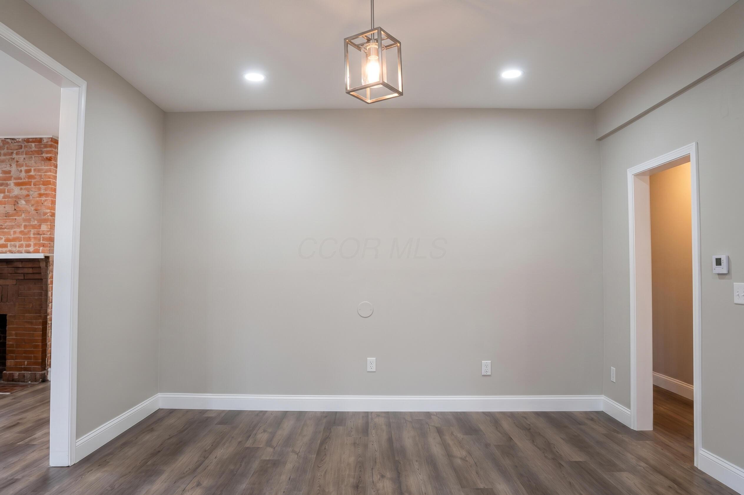 1052 Forest Avenue Property Photo 11