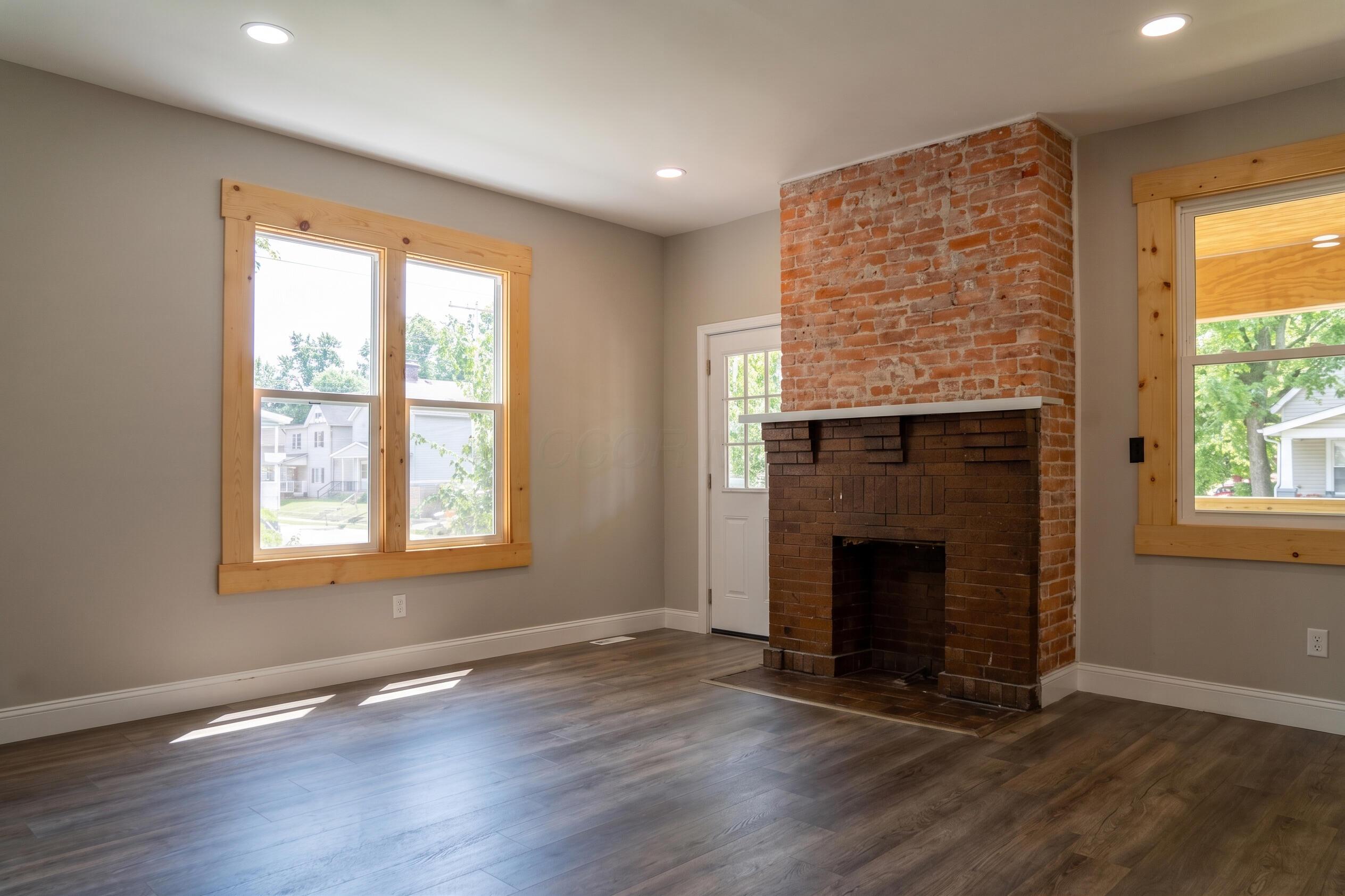1052 Forest Avenue Property Photo 12