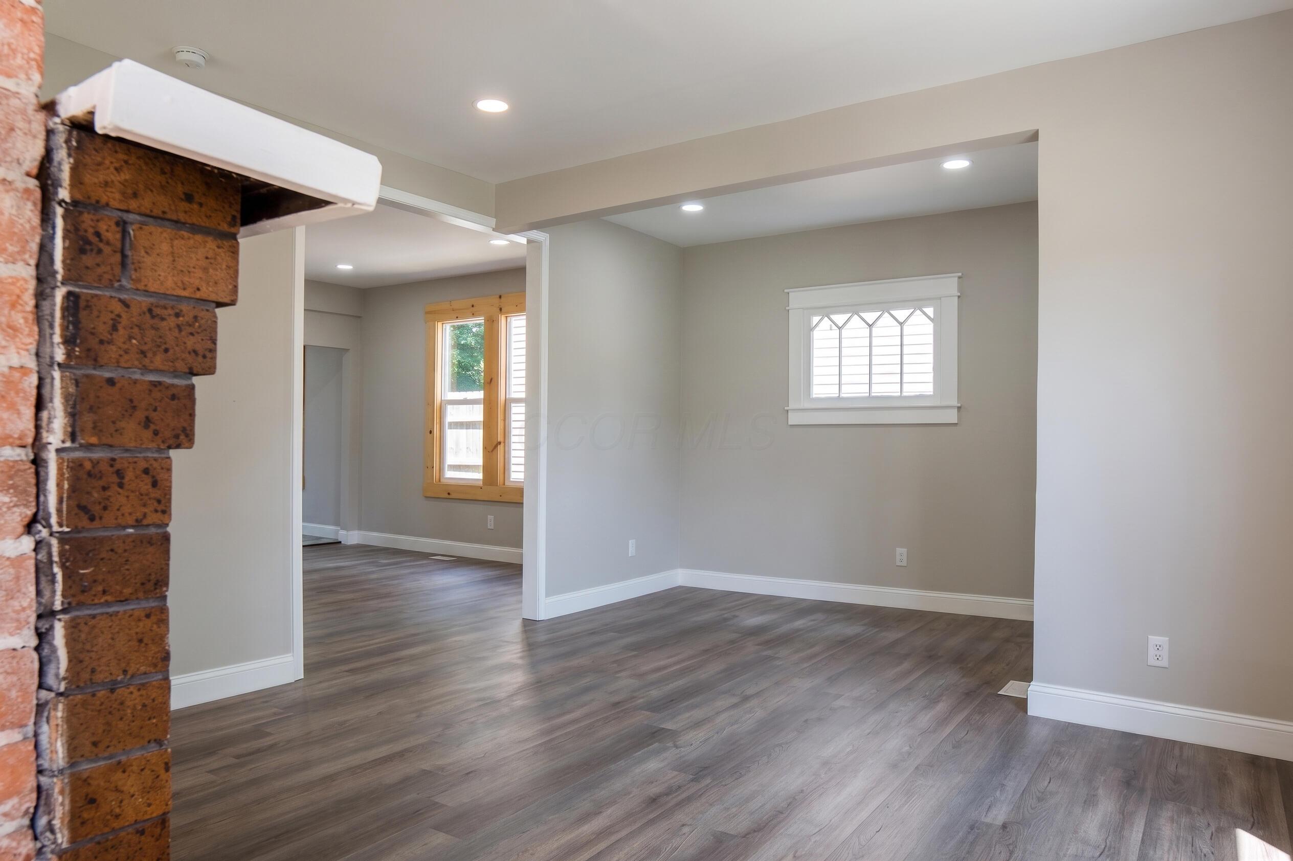 1052 Forest Avenue Property Photo 14