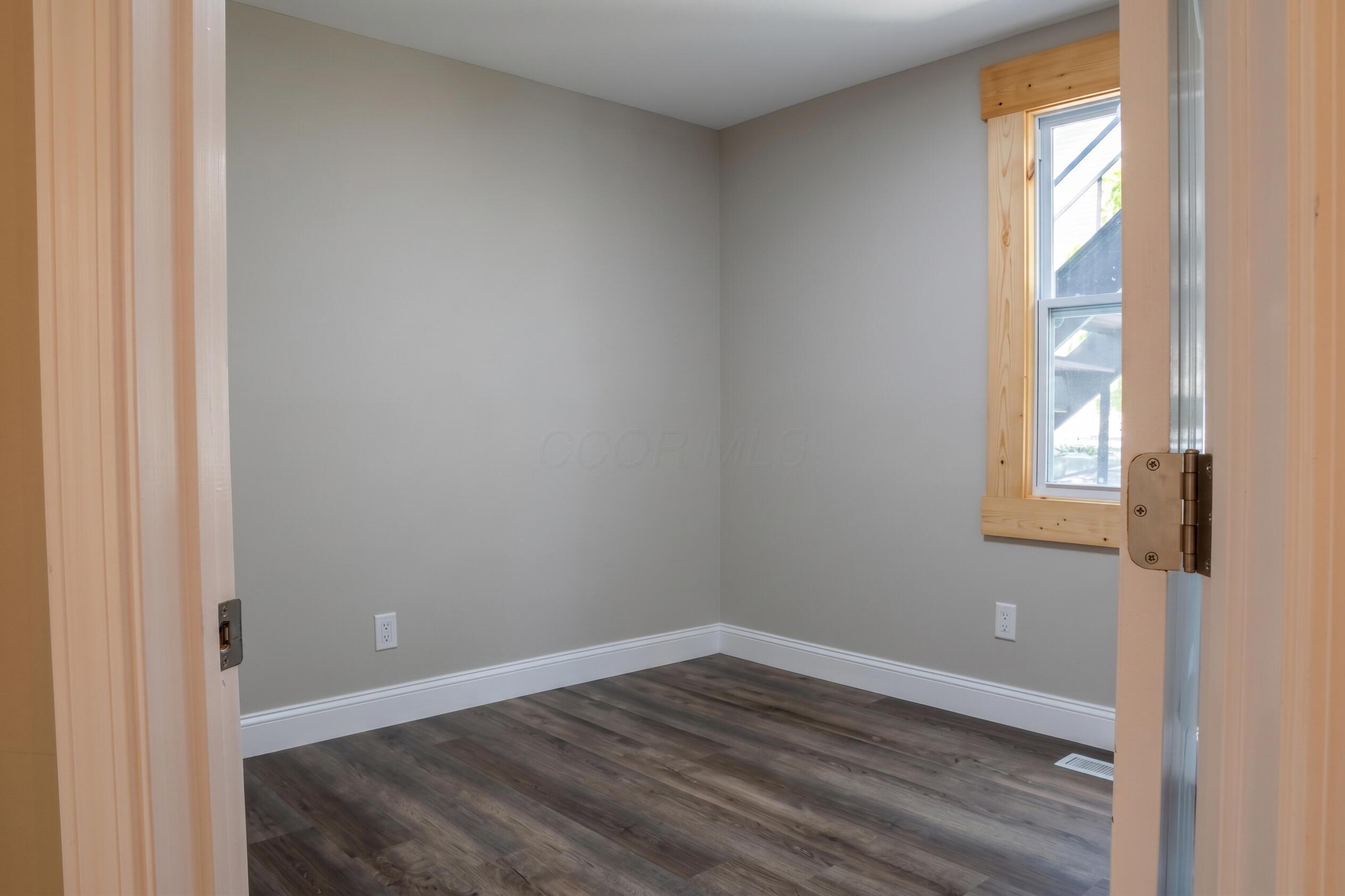 1052 Forest Avenue Property Photo 16