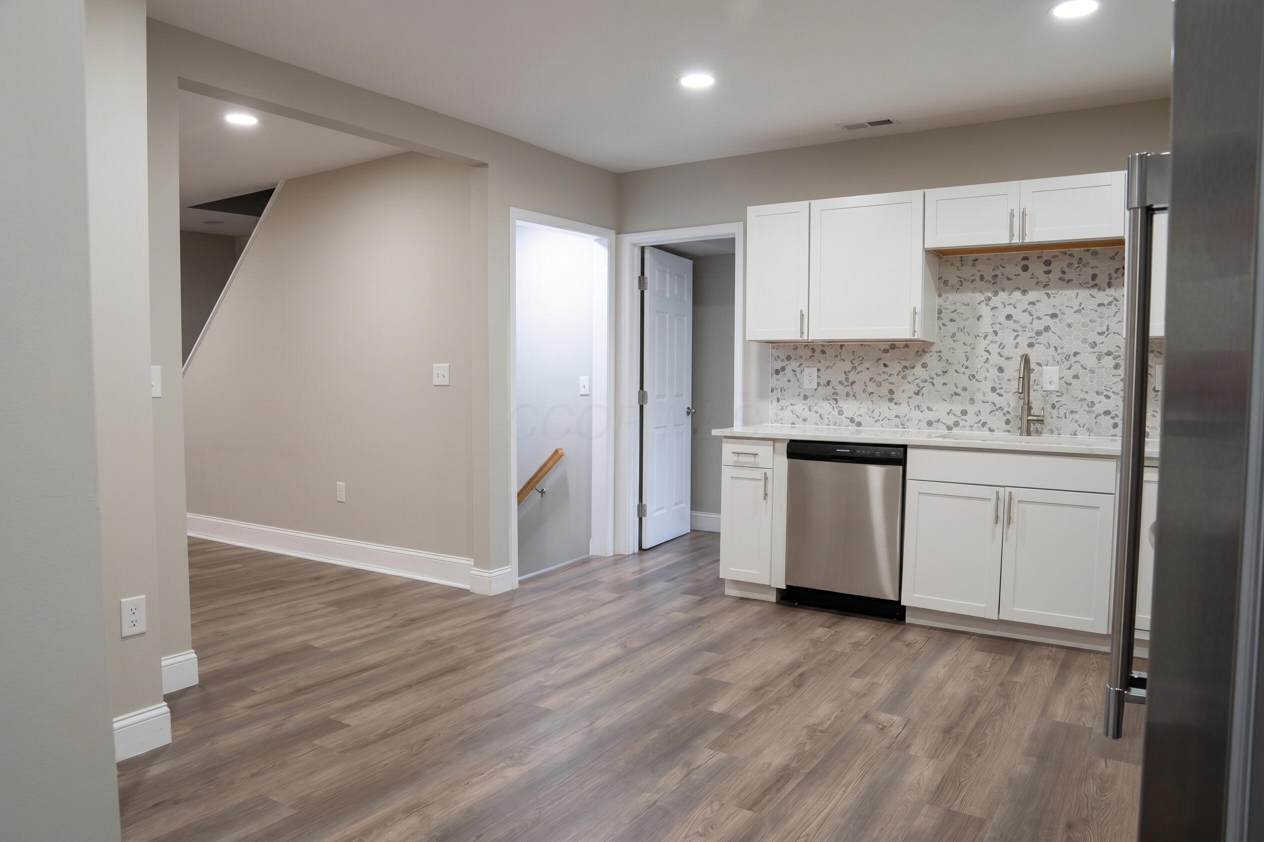 1052 Forest Avenue Property Photo 26