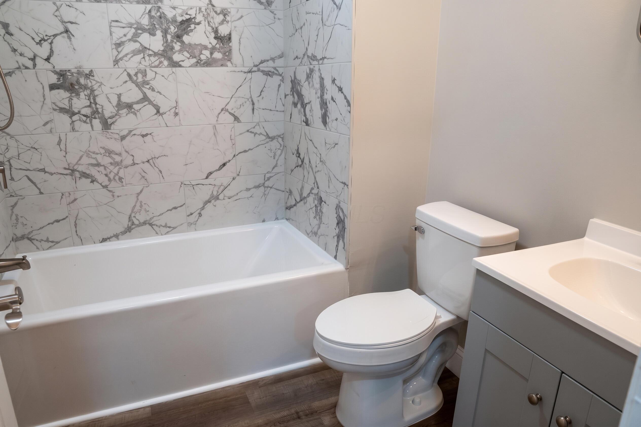 1052 Forest Avenue Property Photo 31