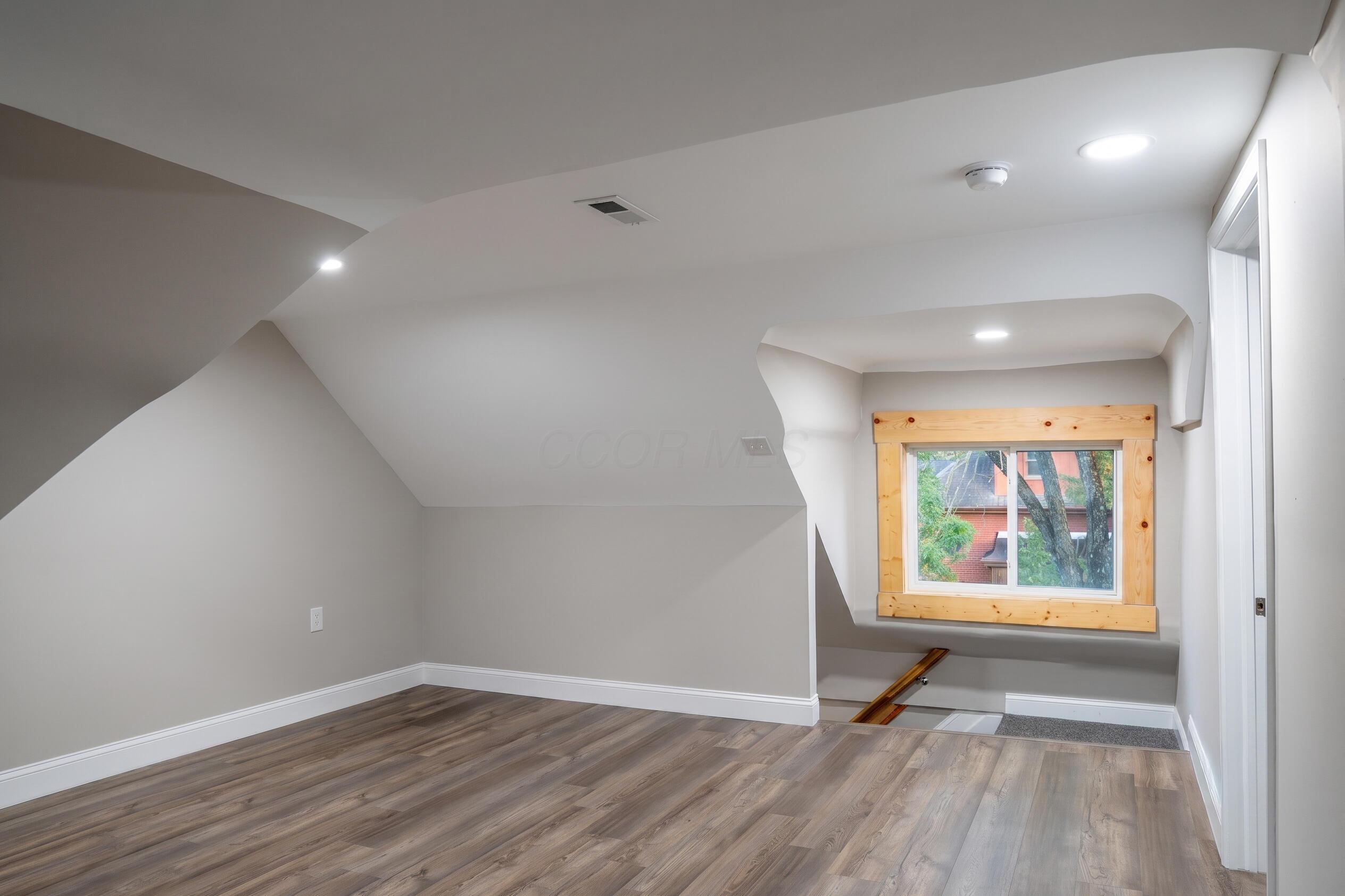 1052 Forest Avenue Property Photo 37