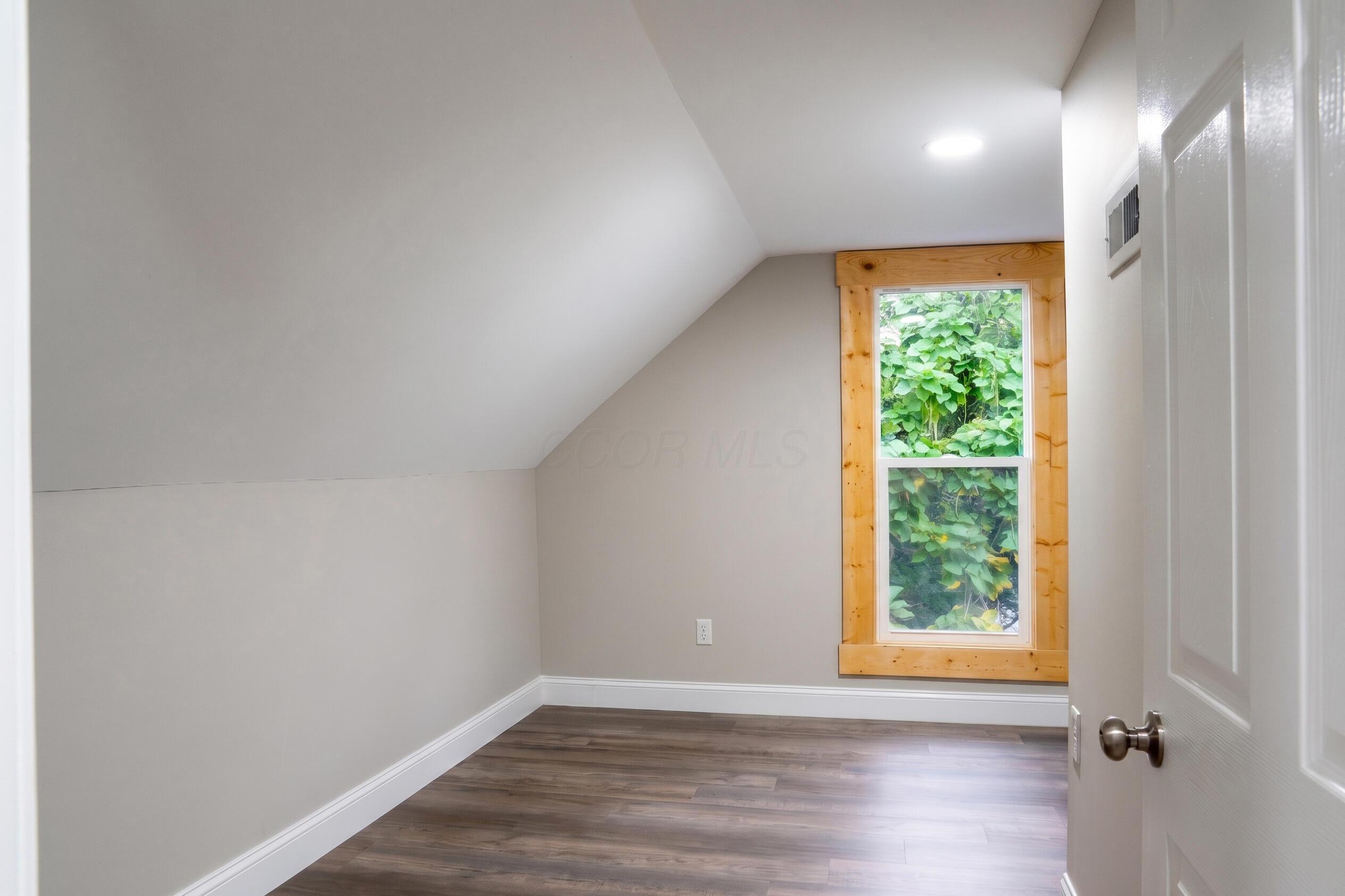1052 Forest Avenue Property Photo 39