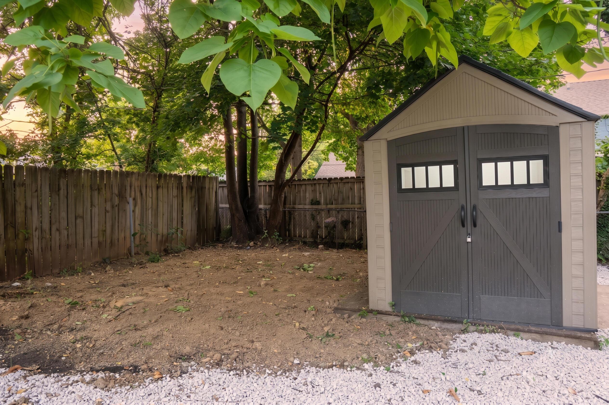 1052 Forest Avenue Property Photo 40
