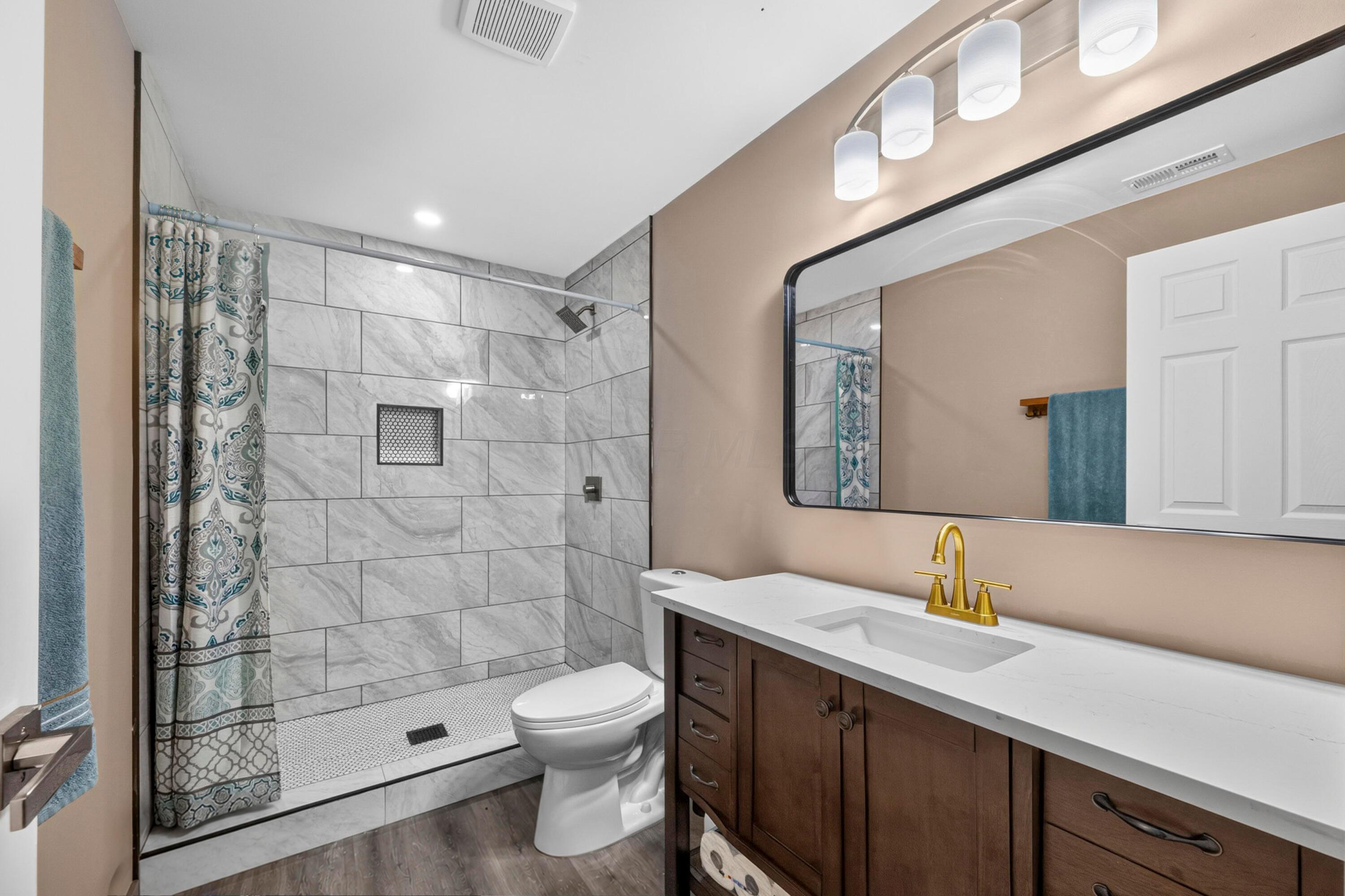 2444 Kilbourne Avenue Property Photo 25