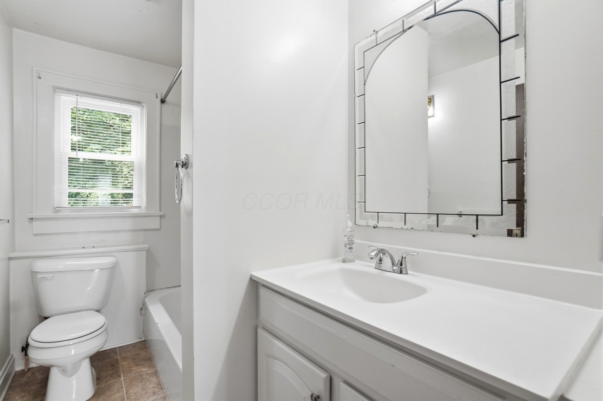 226027642 Property Photo 28