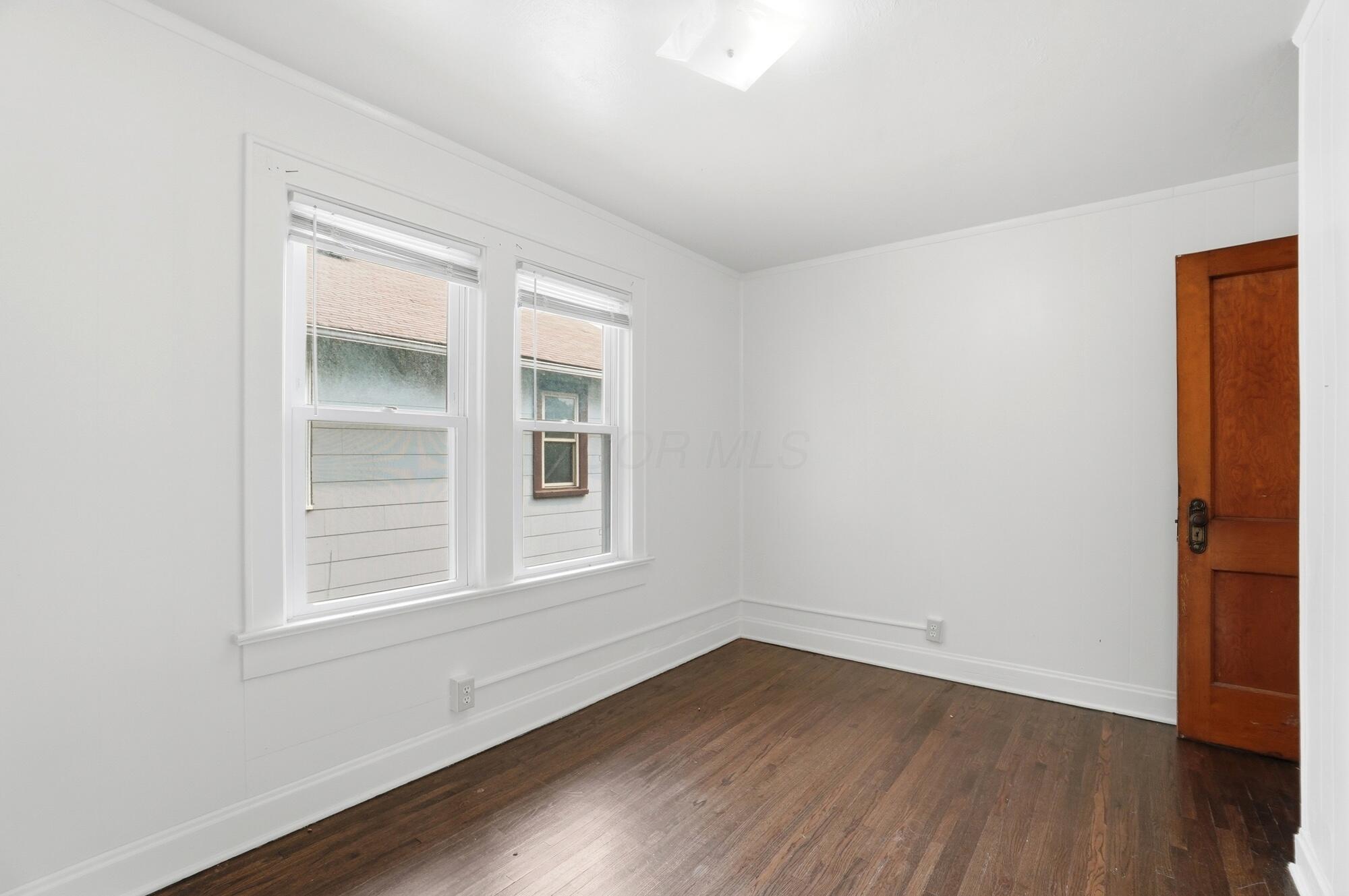 226027642 Property Photo 32