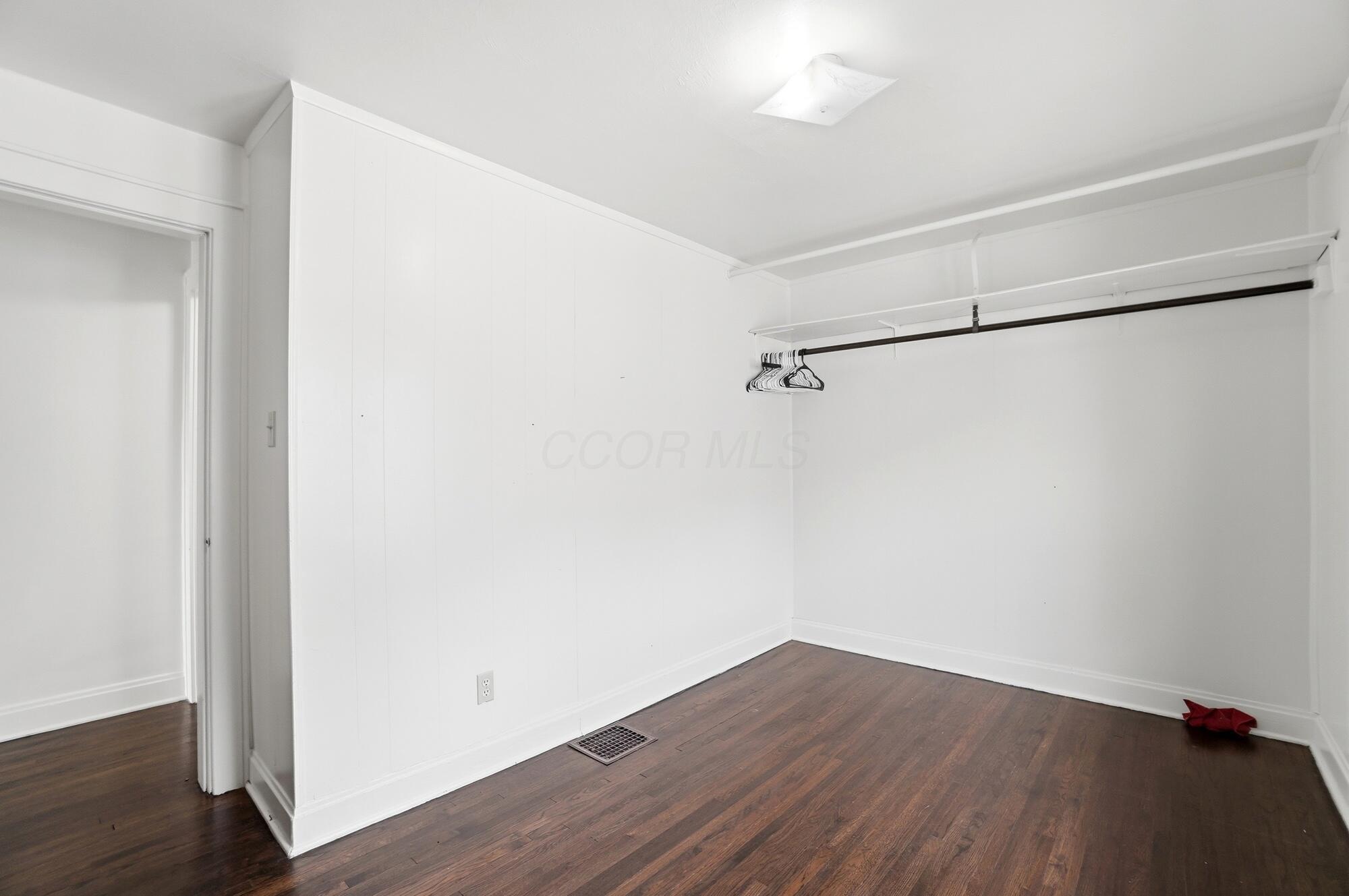 226027642 Property Photo 33