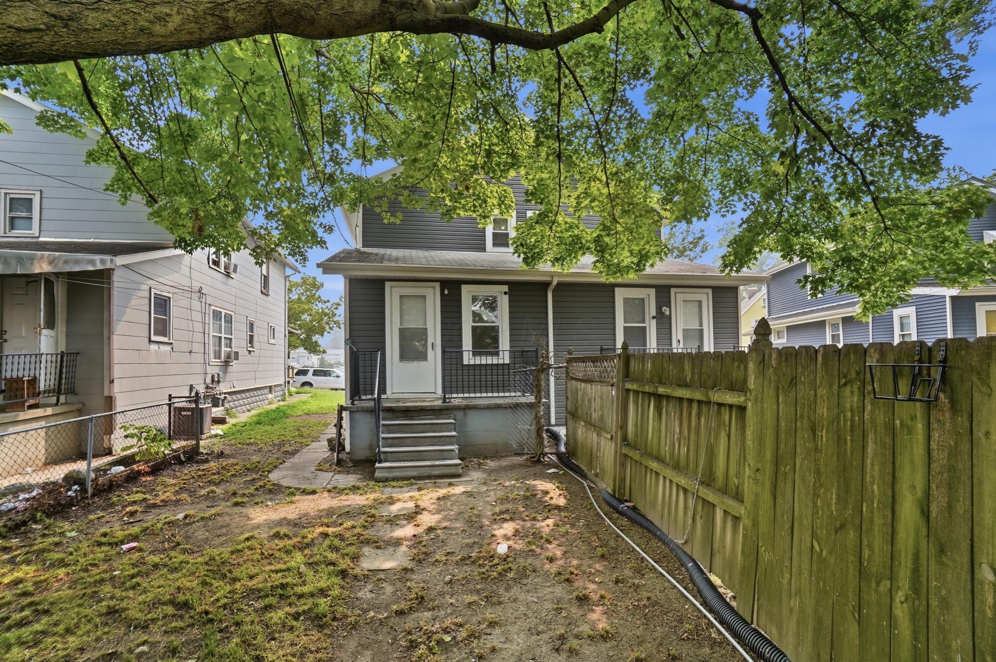 226027642 Property Photo 40