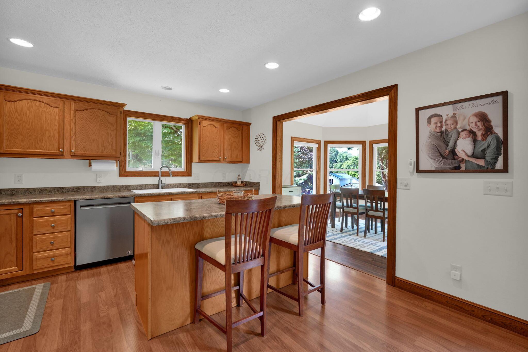748 King Beach Drive Property Photo 11