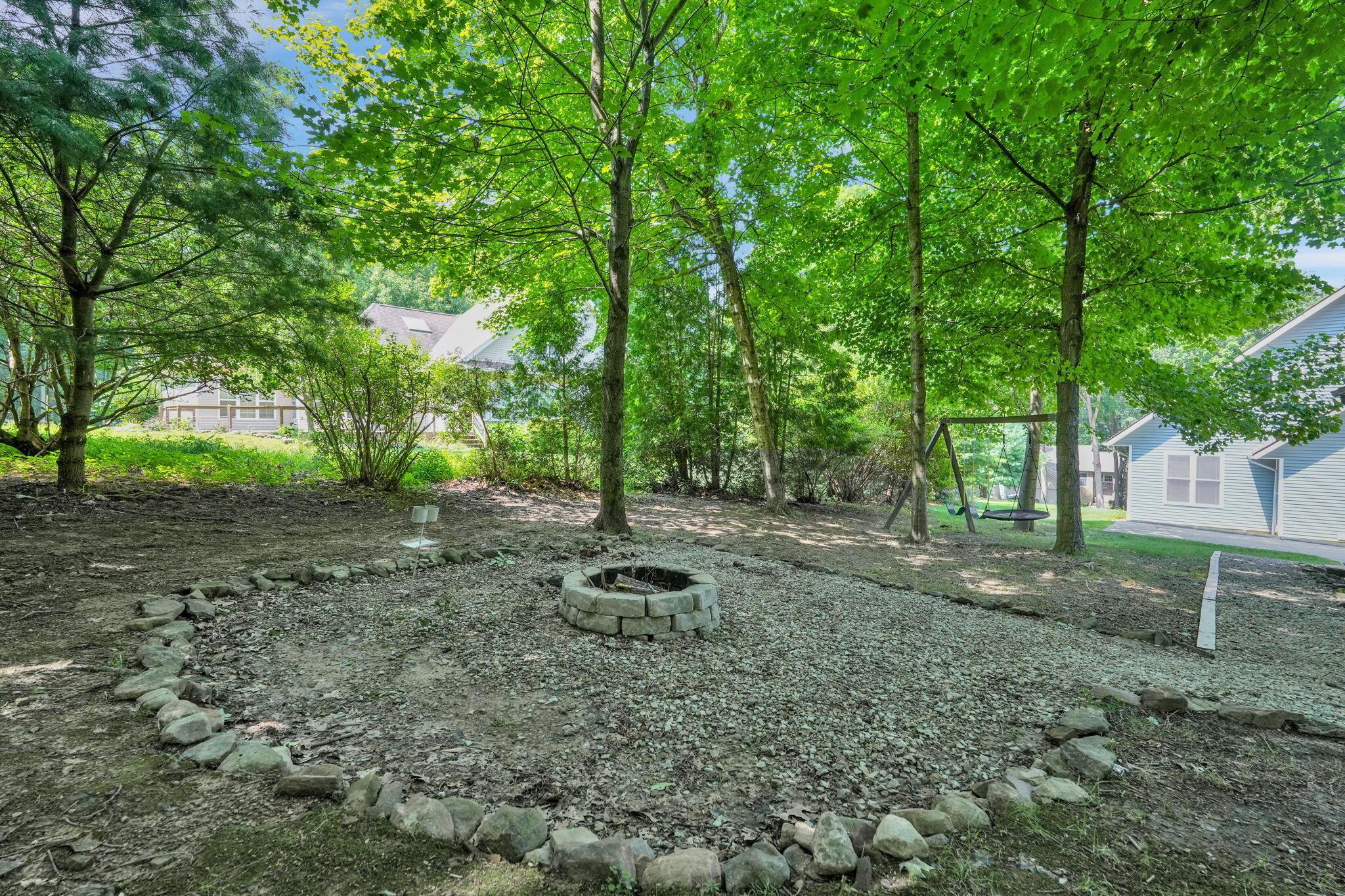 748 King Beach Drive Property Photo 41