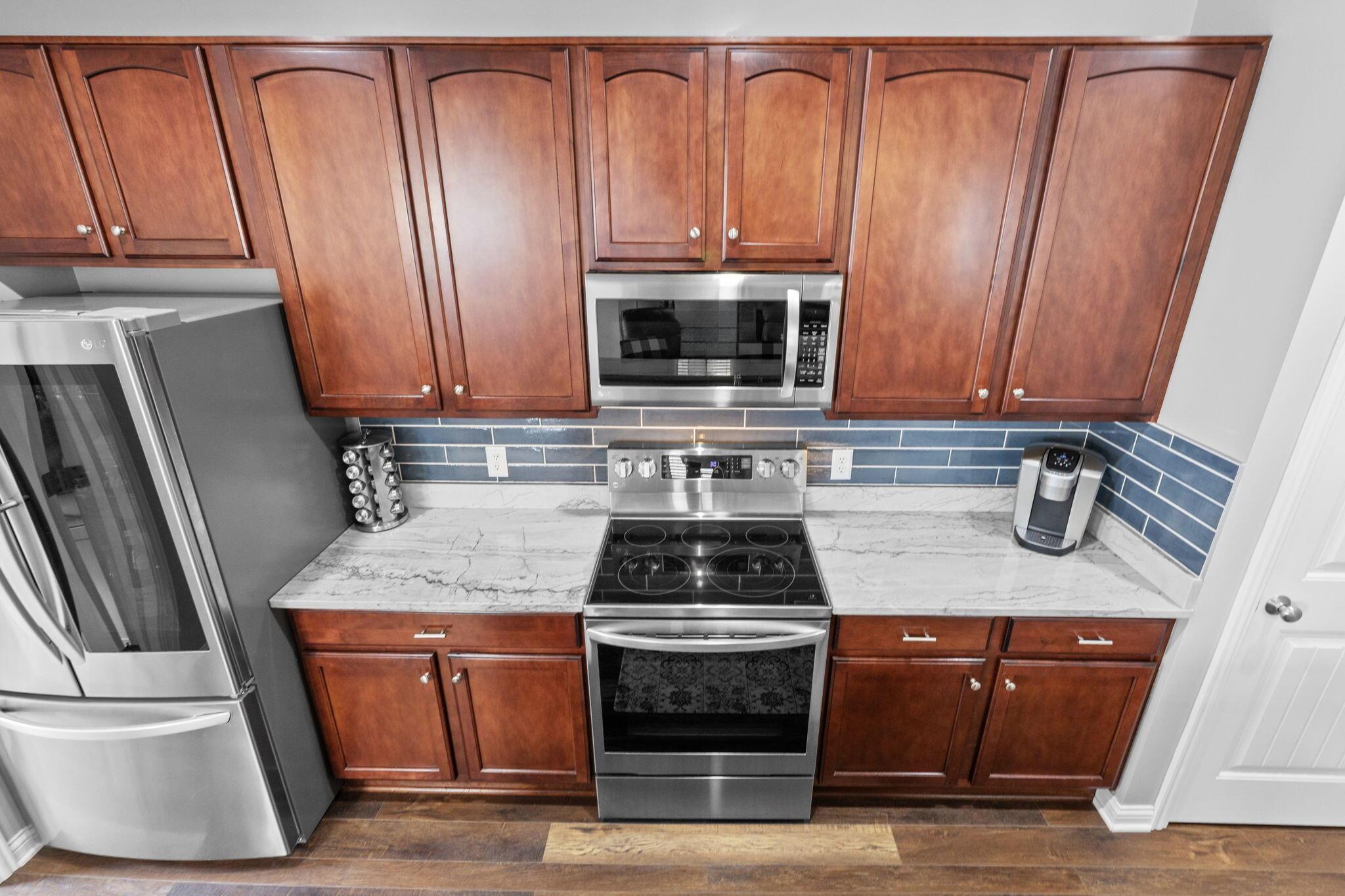 7975 Ashenden Drive Property Photo 12