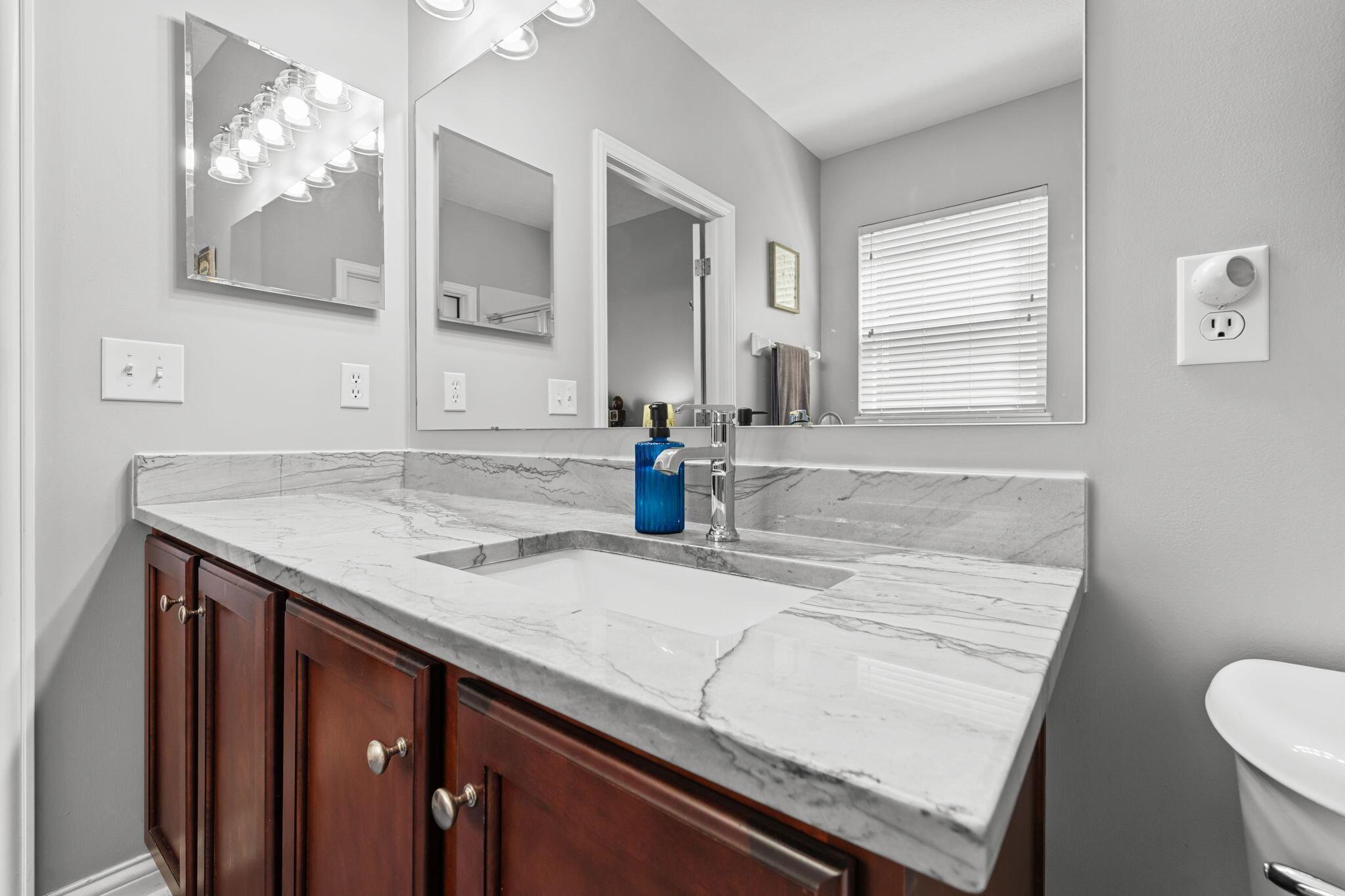 7975 Ashenden Drive Property Photo 22