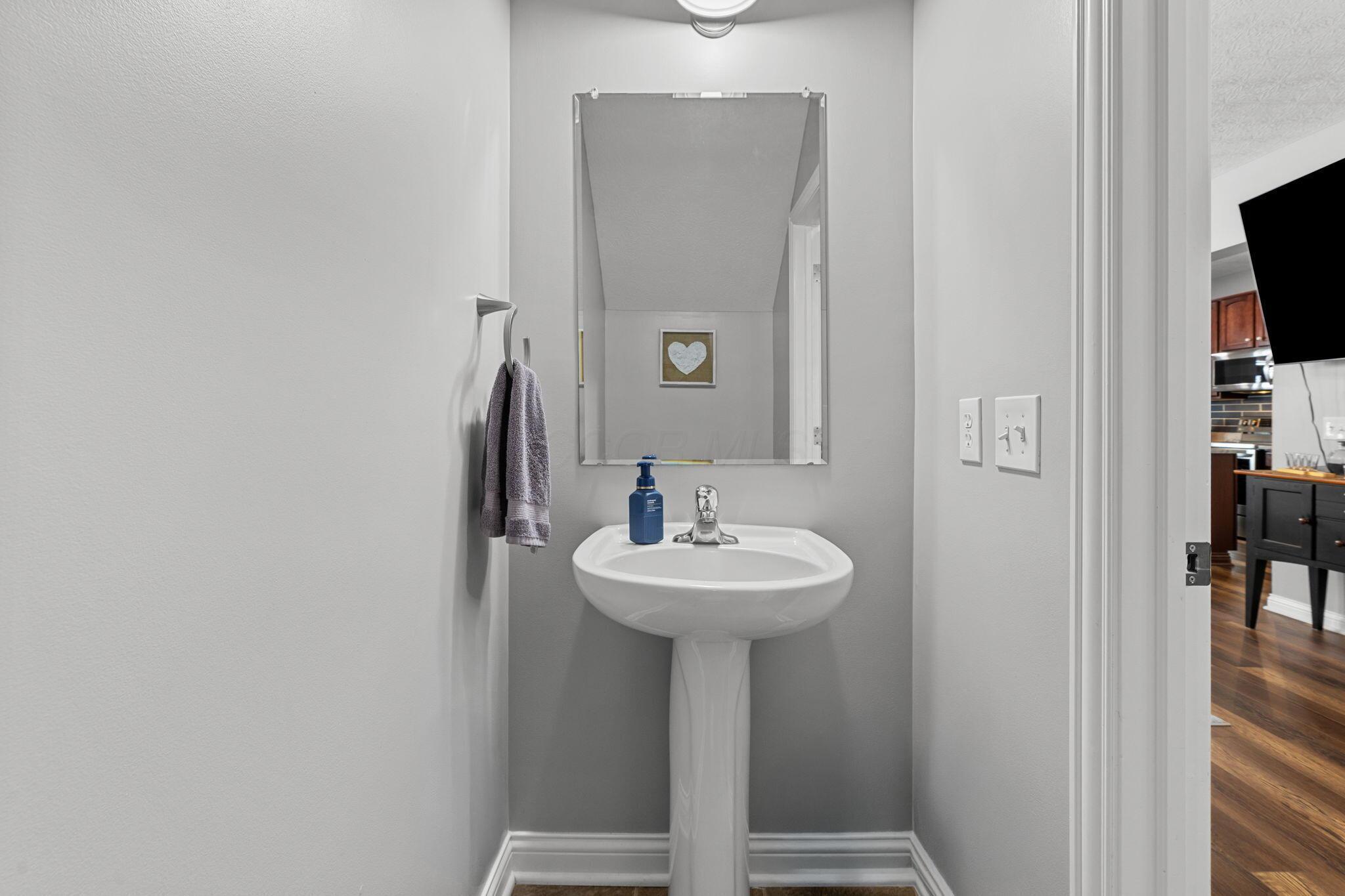 7975 Ashenden Drive Property Photo 24