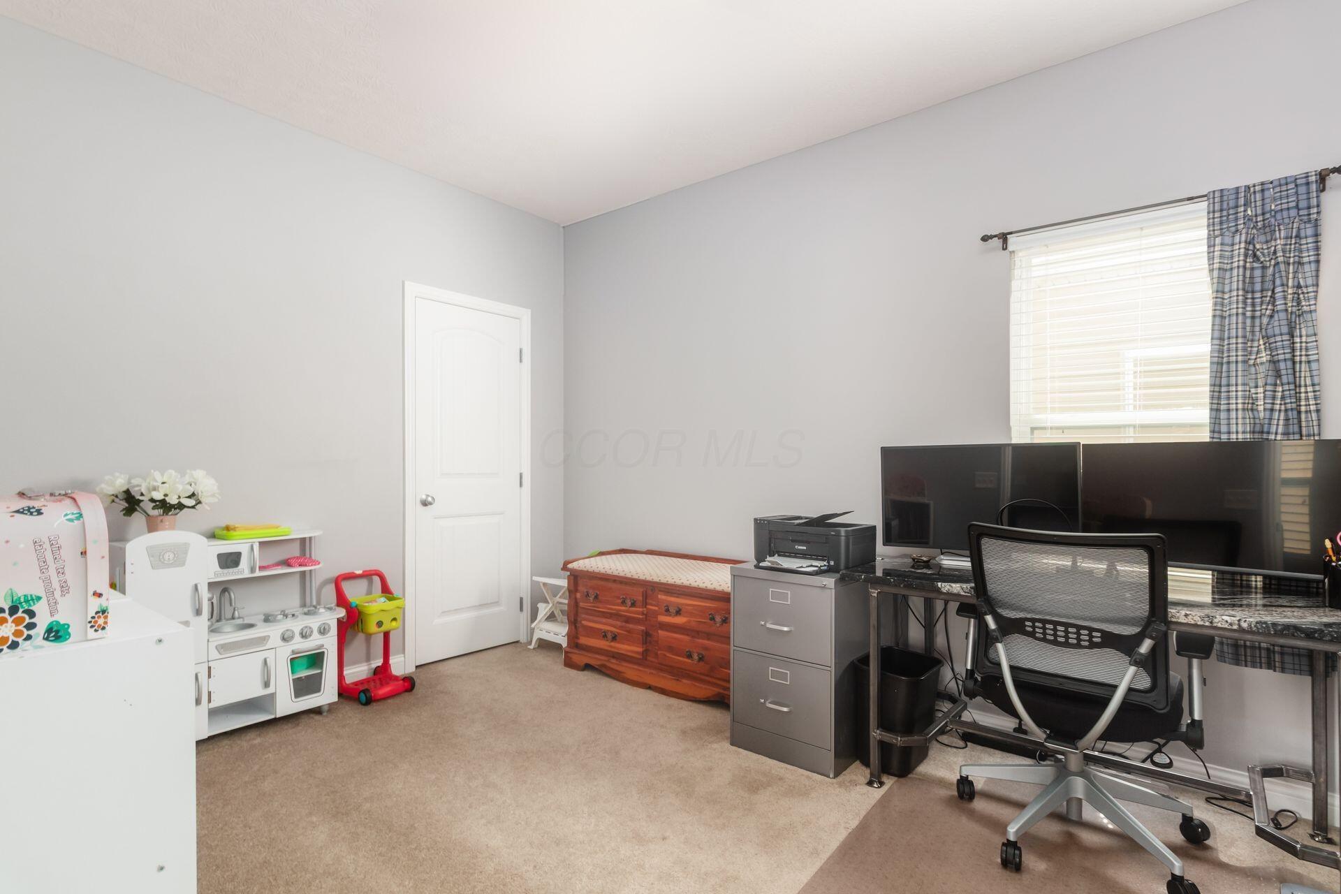7975 Ashenden Drive Property Photo 31