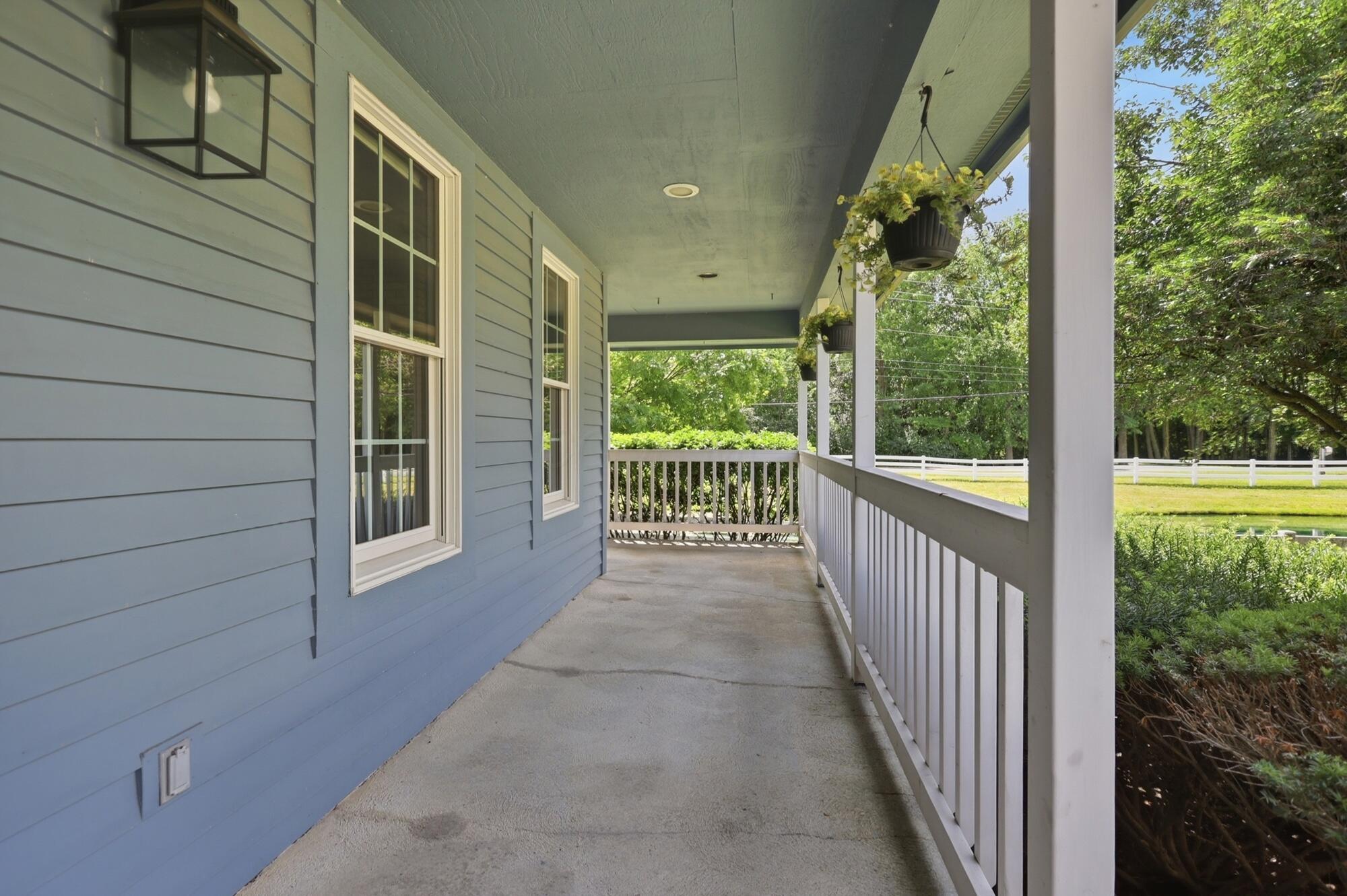 580 Palm Drive Property Photo 4