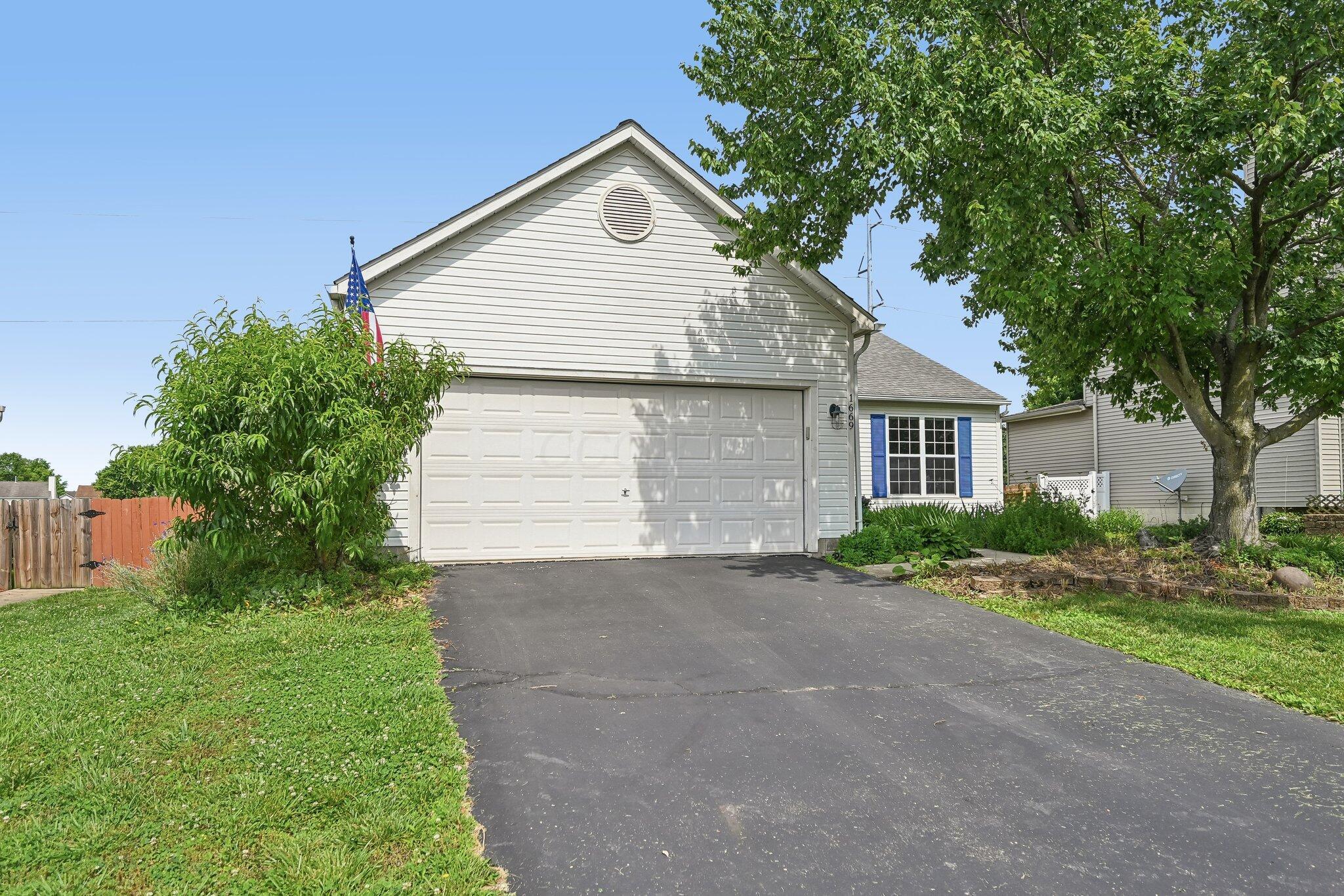1669 Tecumseh Drive Property Photo 2