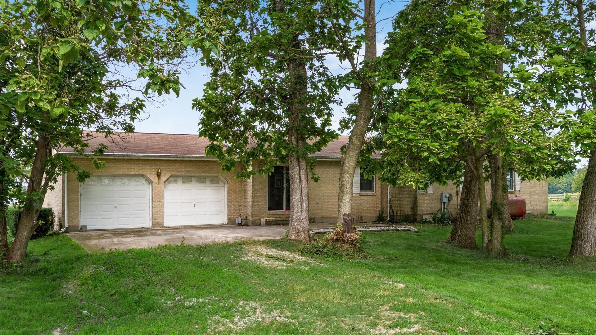 2090 N Sulphur Springs Road Property Photo 9