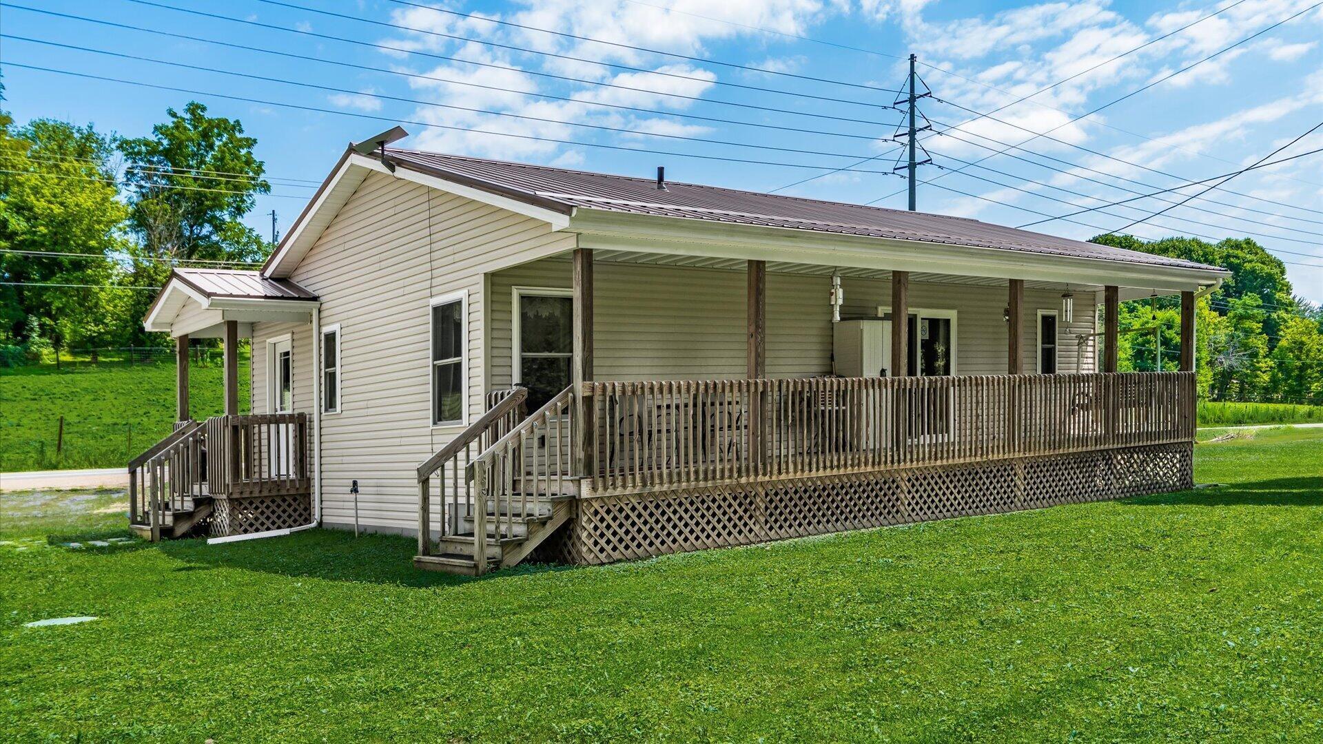 4021 State Route 13 Ne Property Photo 1