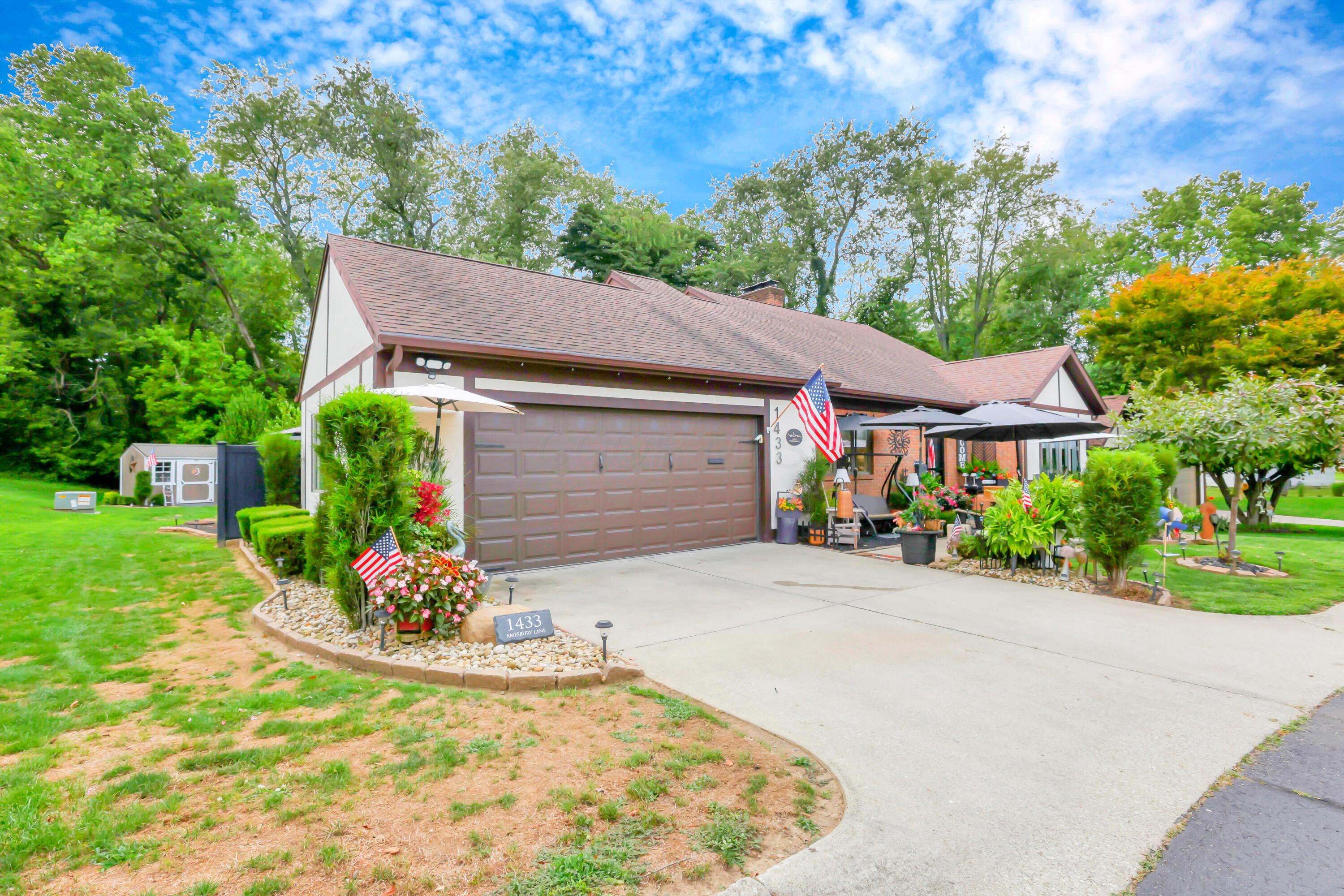 1433 Amesbury Lane Property Photo 4