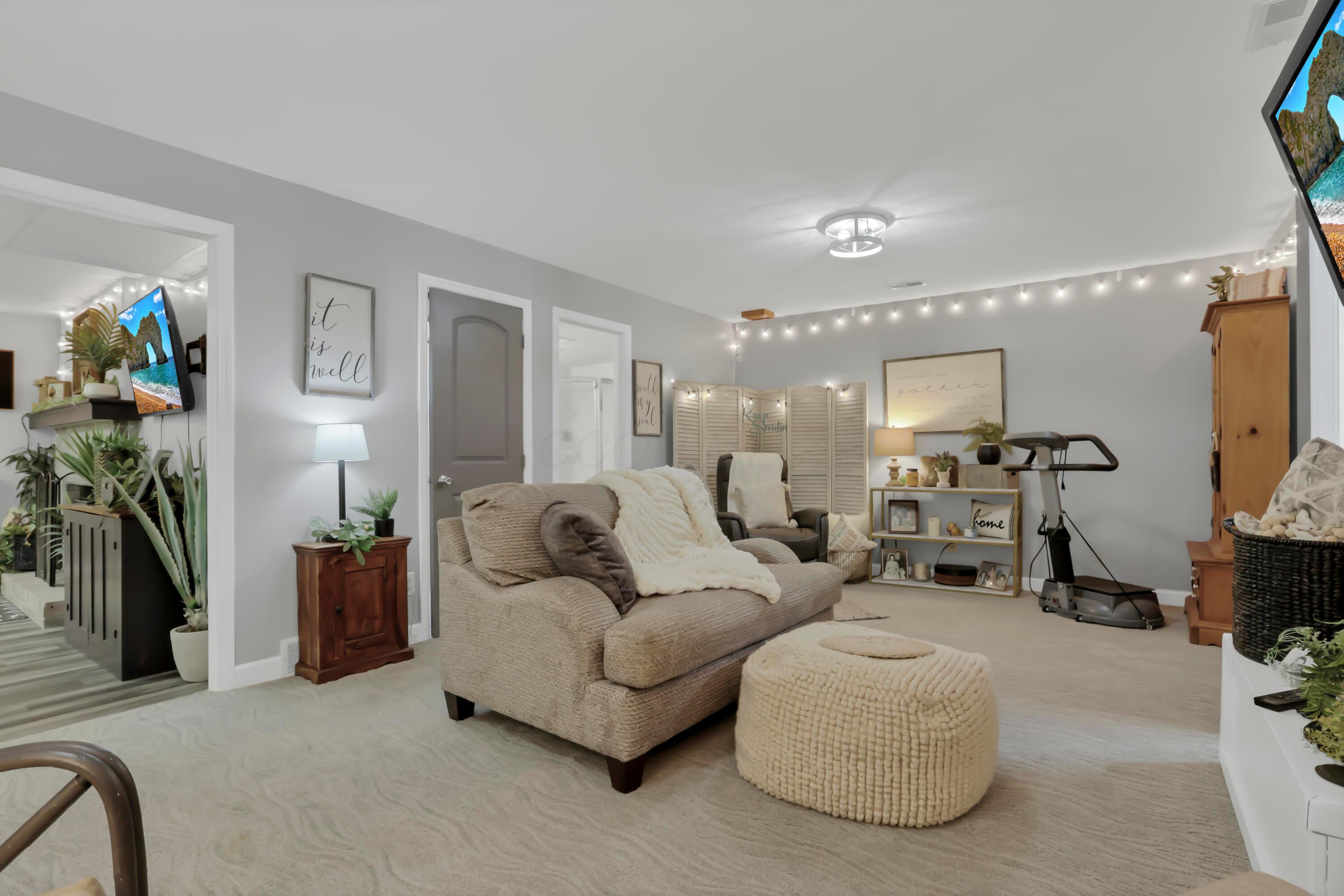 1433 Amesbury Lane Property Photo 33