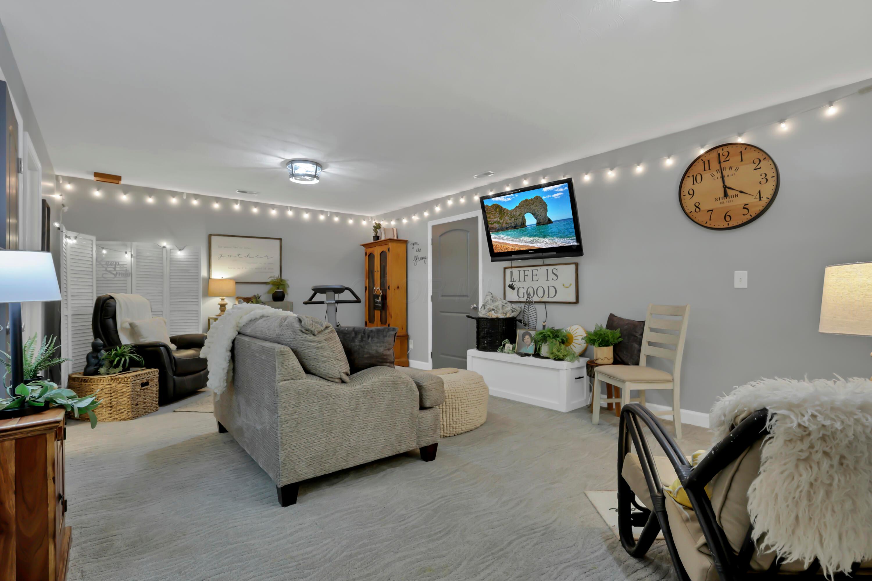 1433 Amesbury Lane Property Photo 35