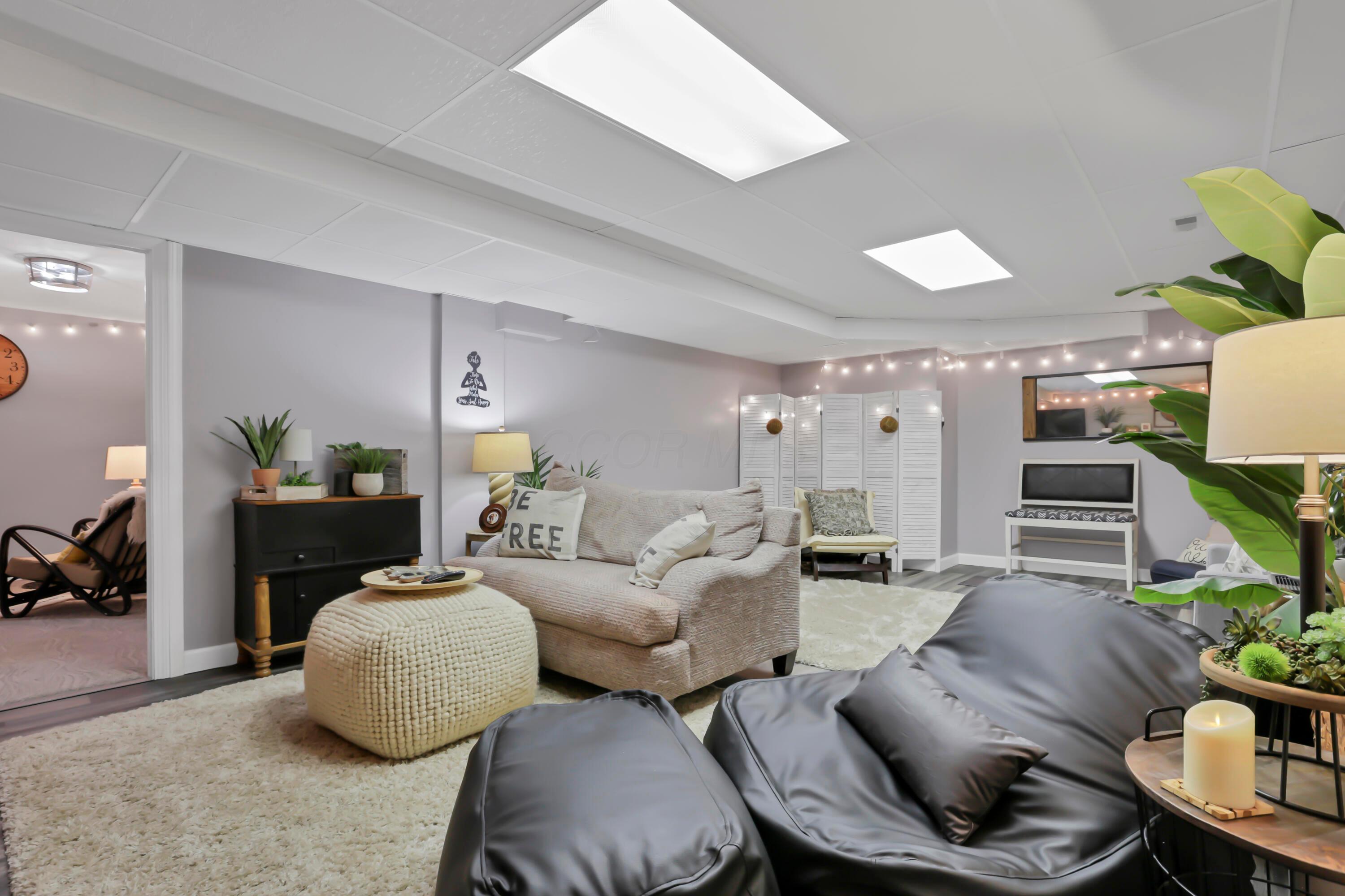 1433 Amesbury Lane Property Photo 40