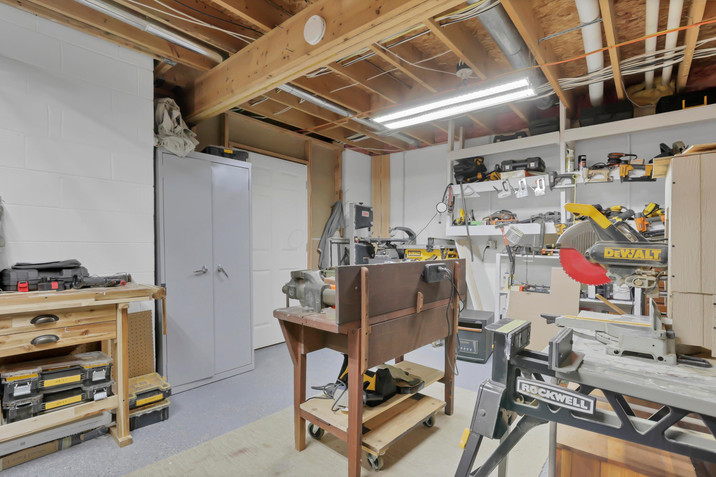 1433 Amesbury Lane Property Photo 44