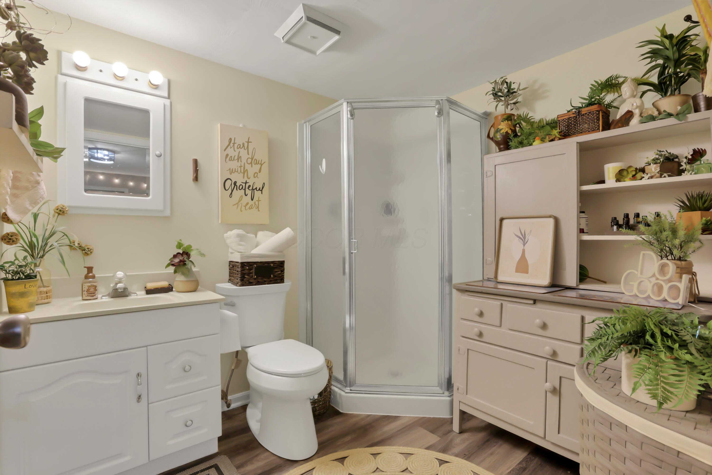 1433 Amesbury Lane Property Photo 45