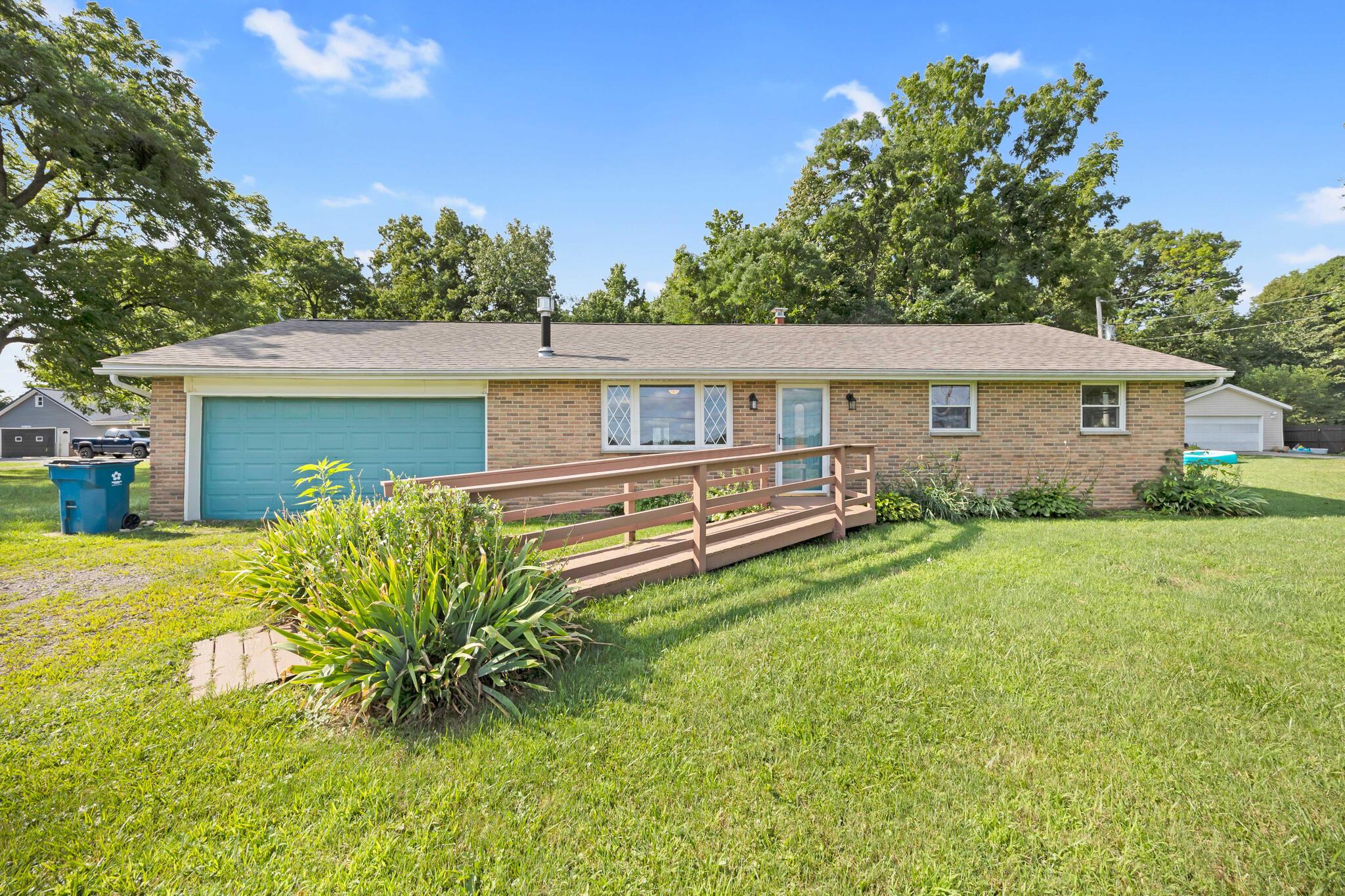 450 E County Road 57 Property Photo 1