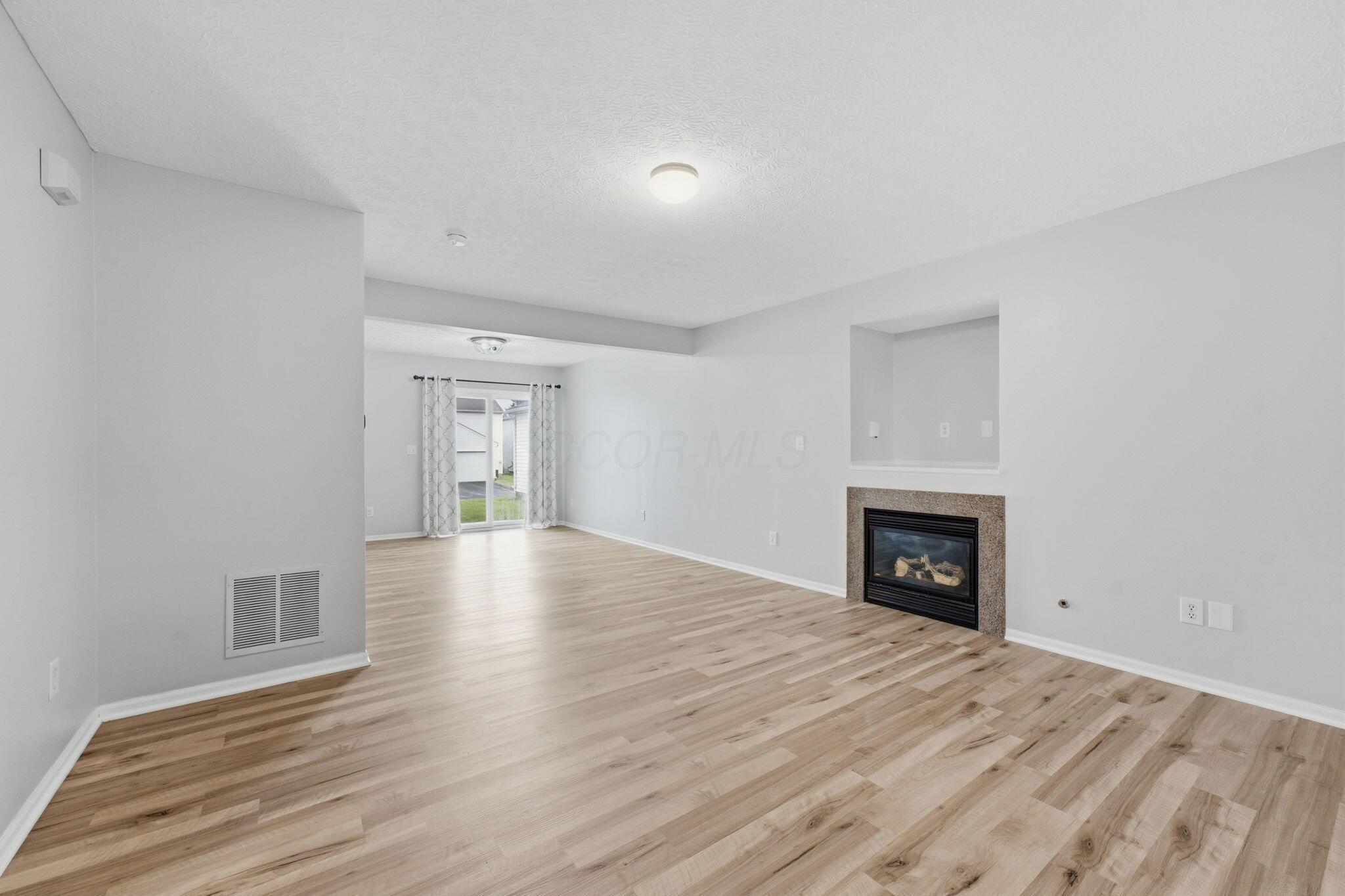 1560 Electra Street Property Photo 4