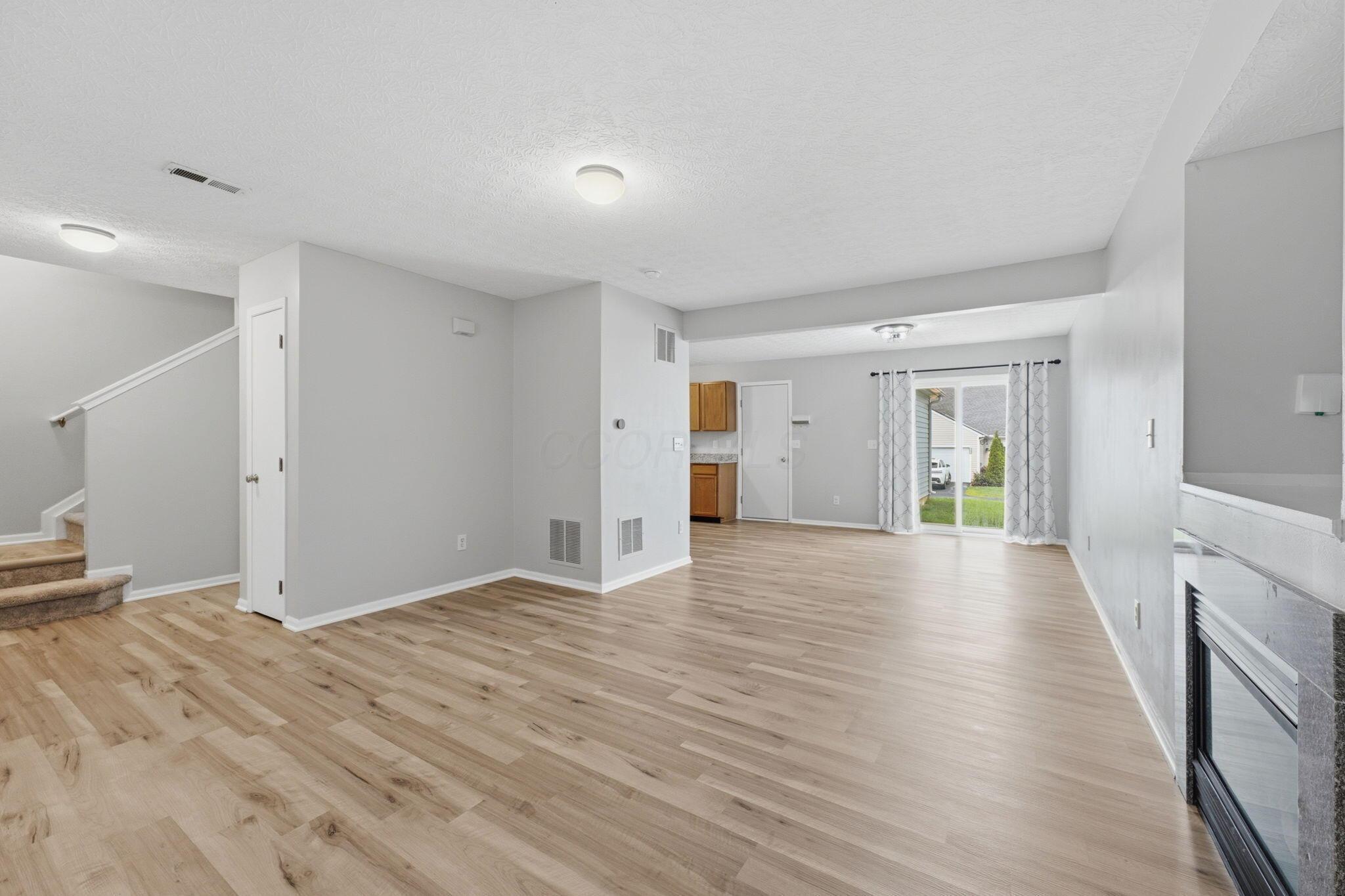 1560 Electra Street Property Photo 5