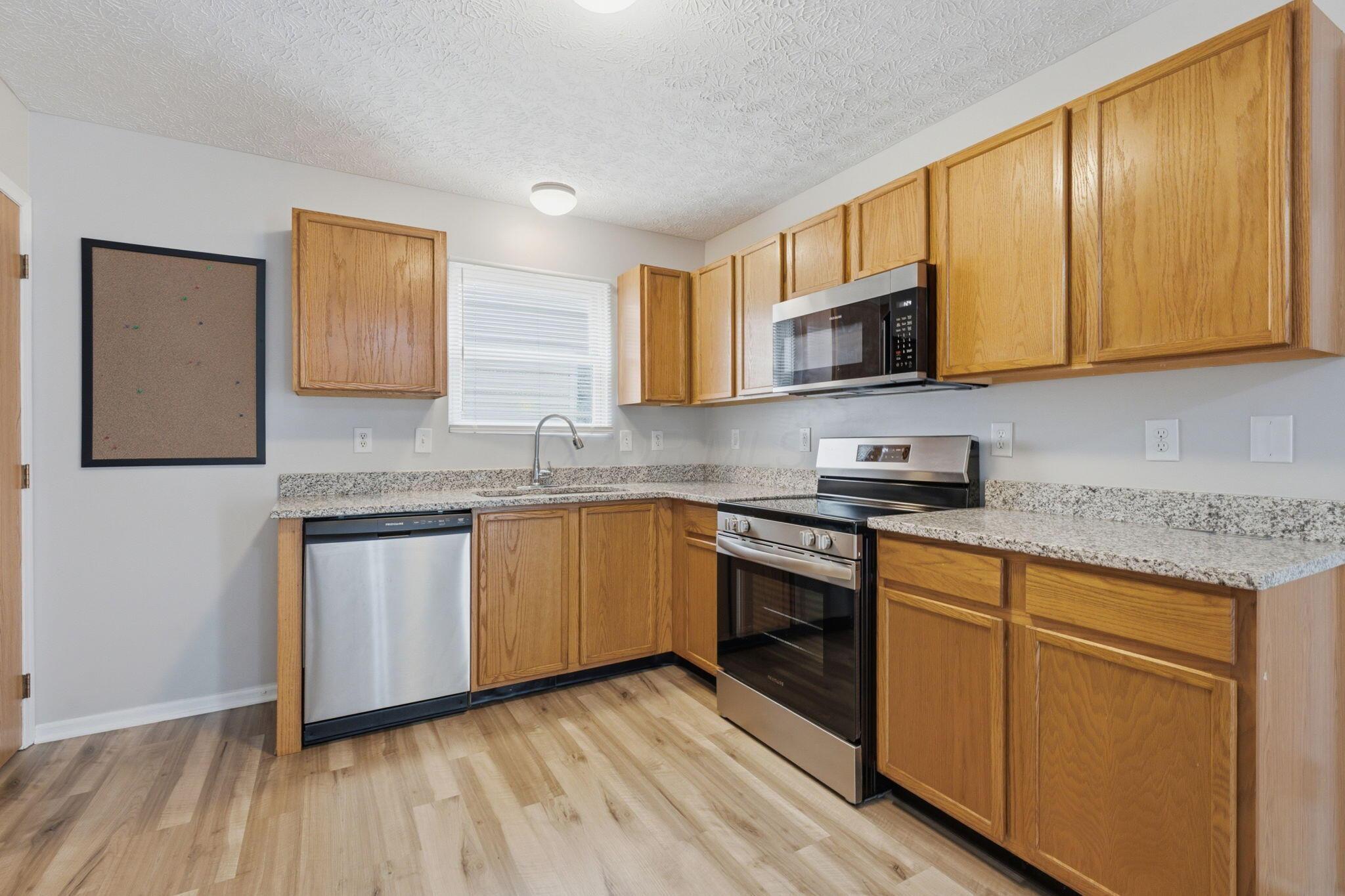1560 Electra Street Property Photo 10