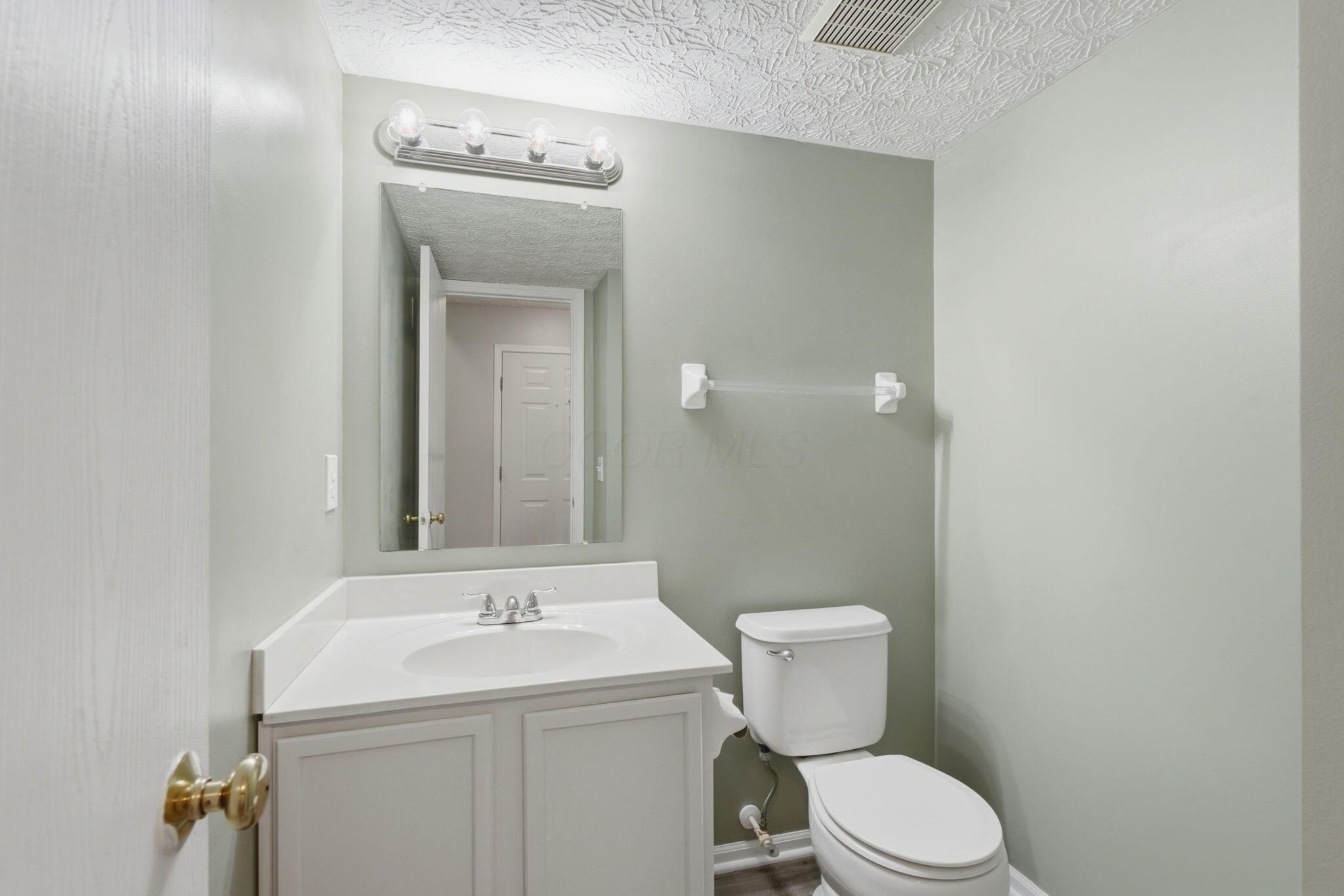 1560 Electra Street Property Photo 12