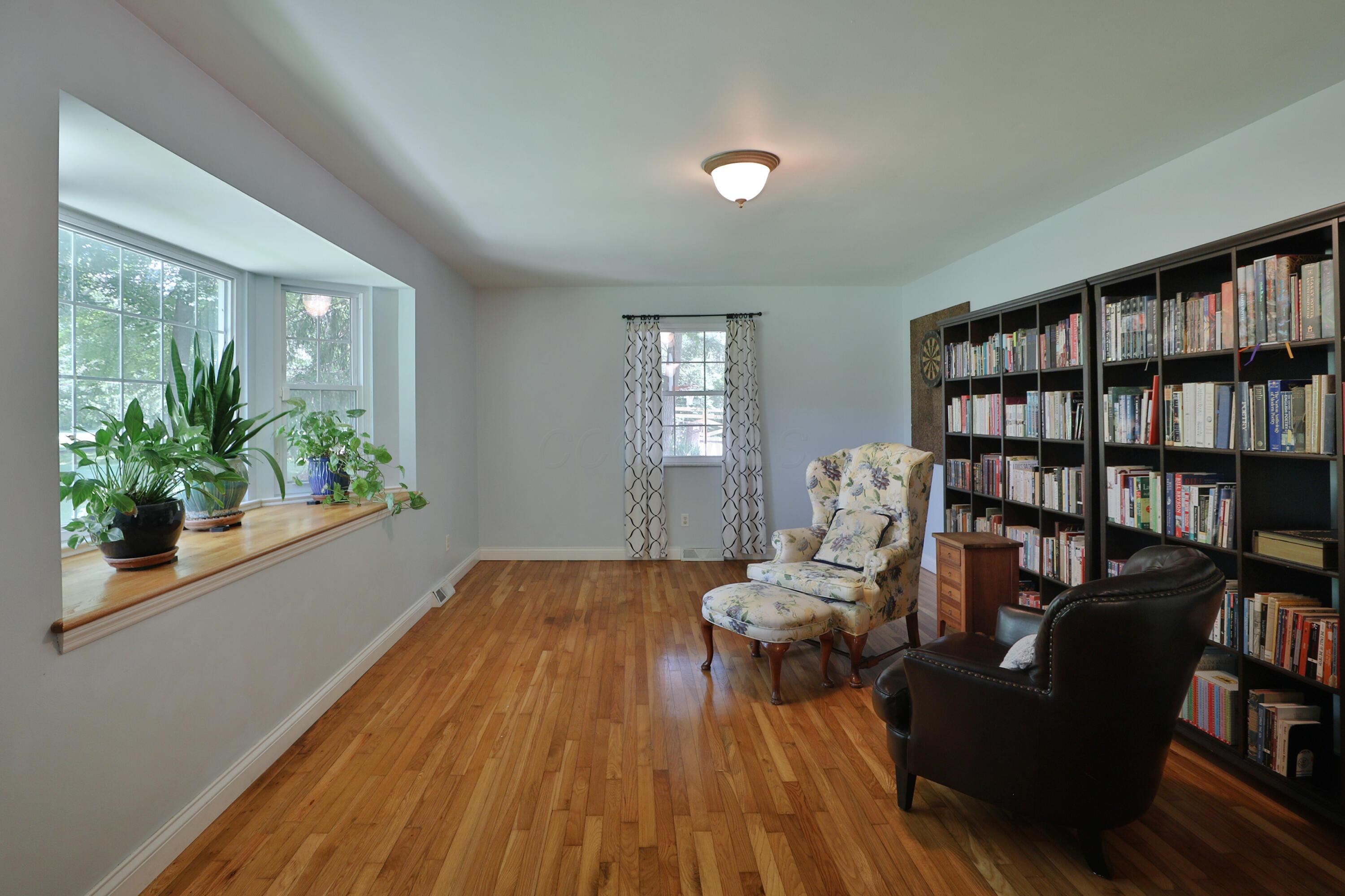 5915 Headley Road Property Photo 5