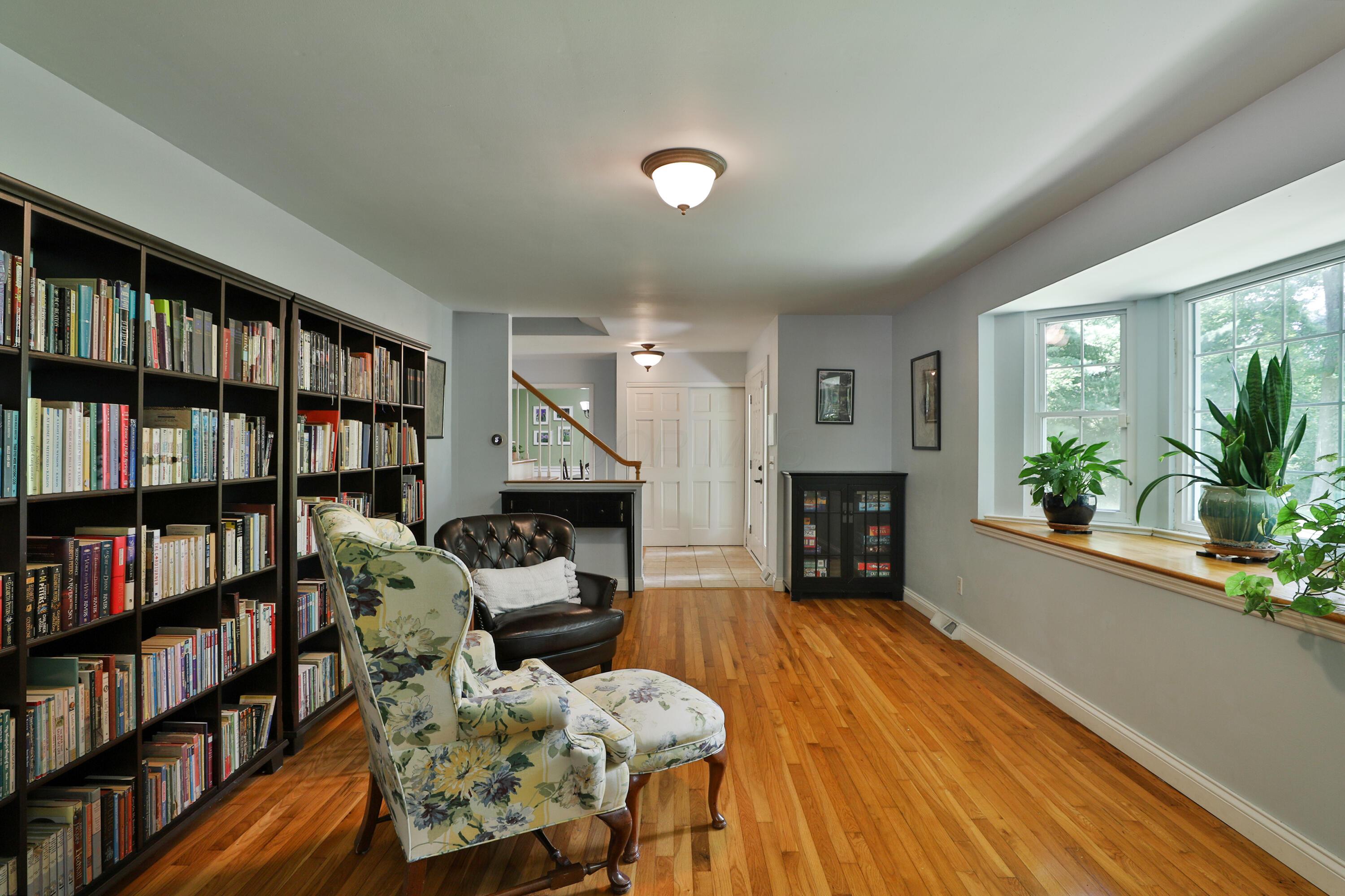 5915 Headley Road Property Photo 6