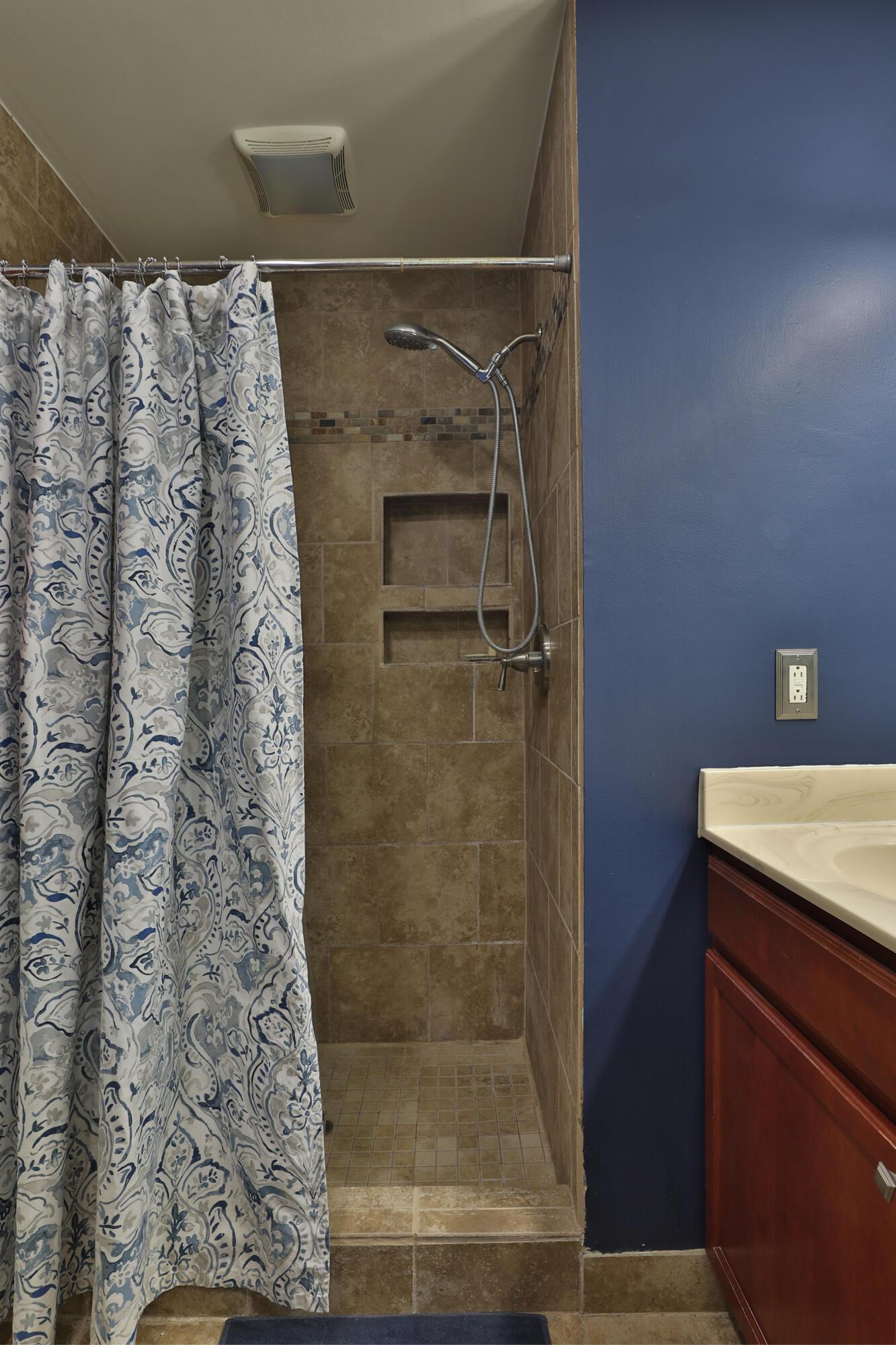 5915 Headley Road Property Photo 34